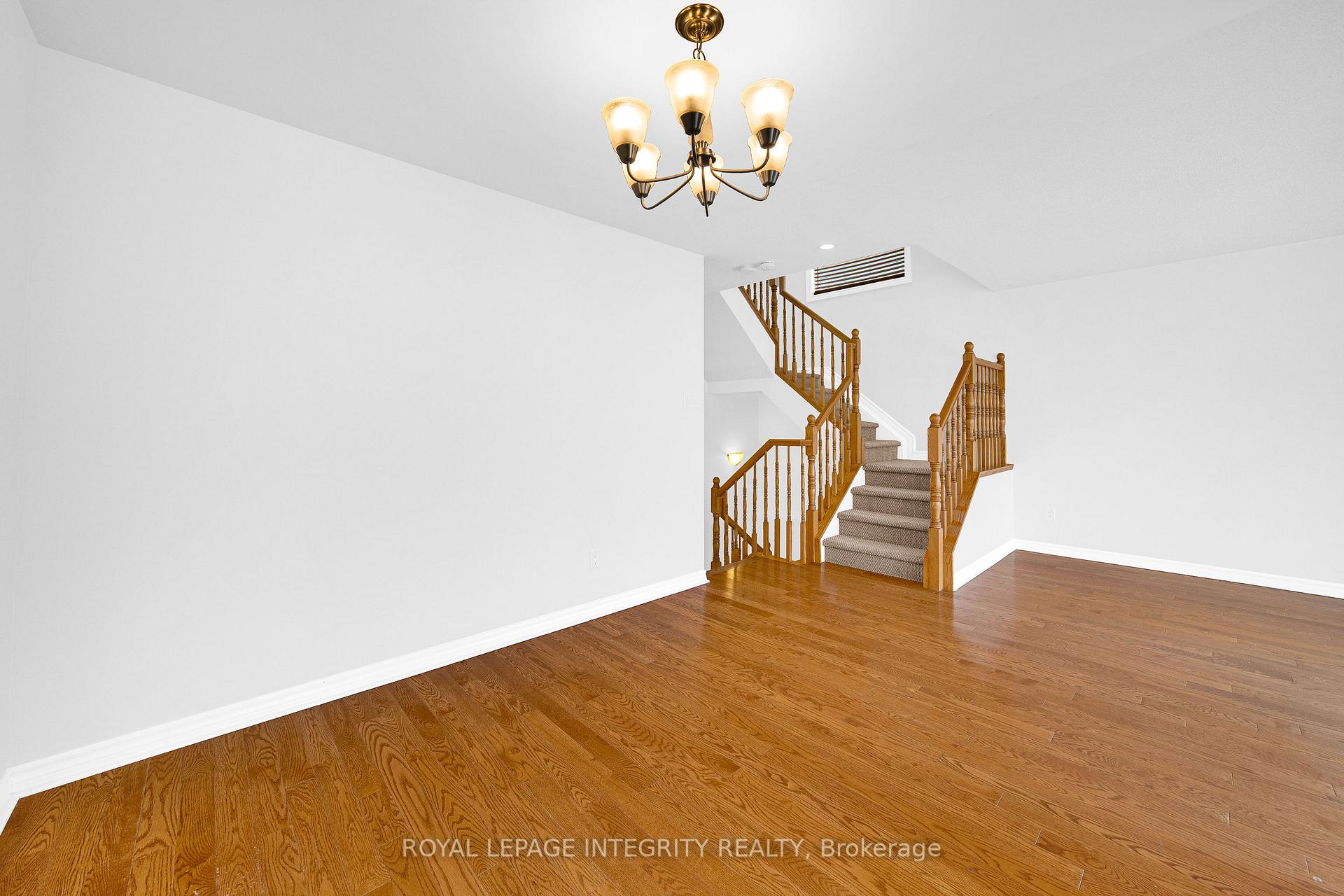 Photo 8 of 496 Temiskaming Crescent, Ottawa, Barrhaven - Strandherd — HOMEH