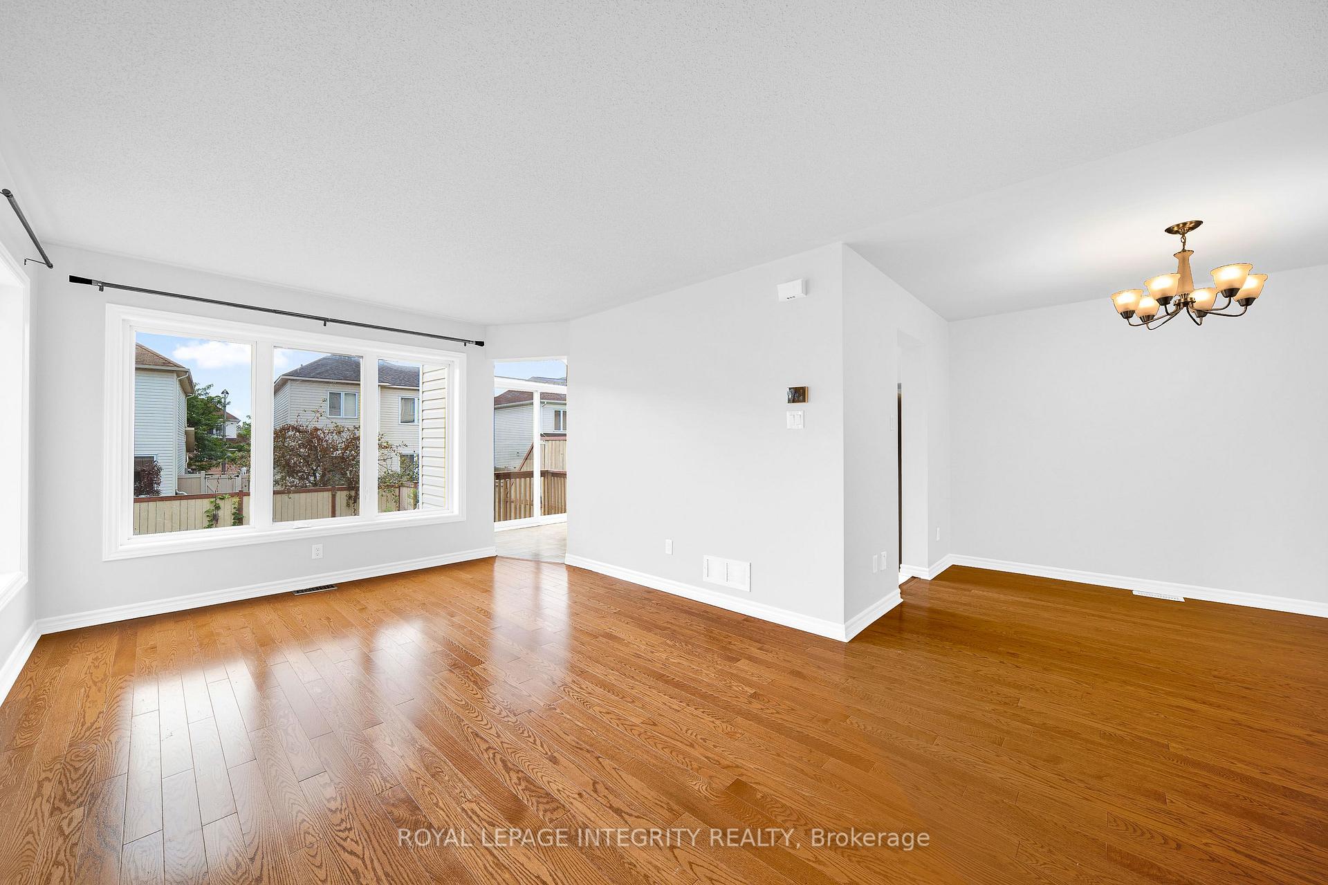Photo 10 of 496 Temiskaming Crescent, Ottawa, Barrhaven - Strandherd — HOMEH