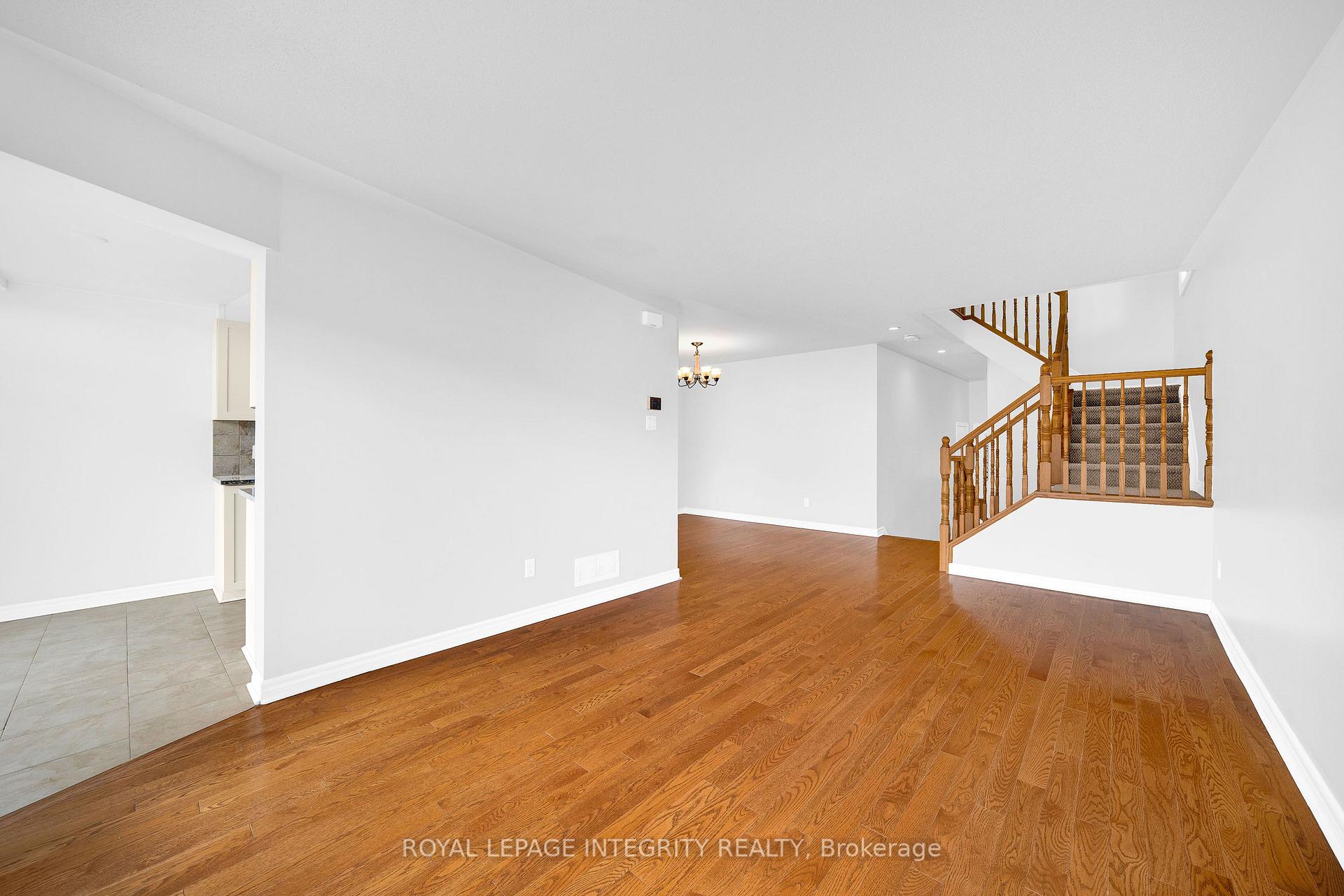 Photo 11 of 496 Temiskaming Crescent, Ottawa, Barrhaven - Strandherd — HOMEH