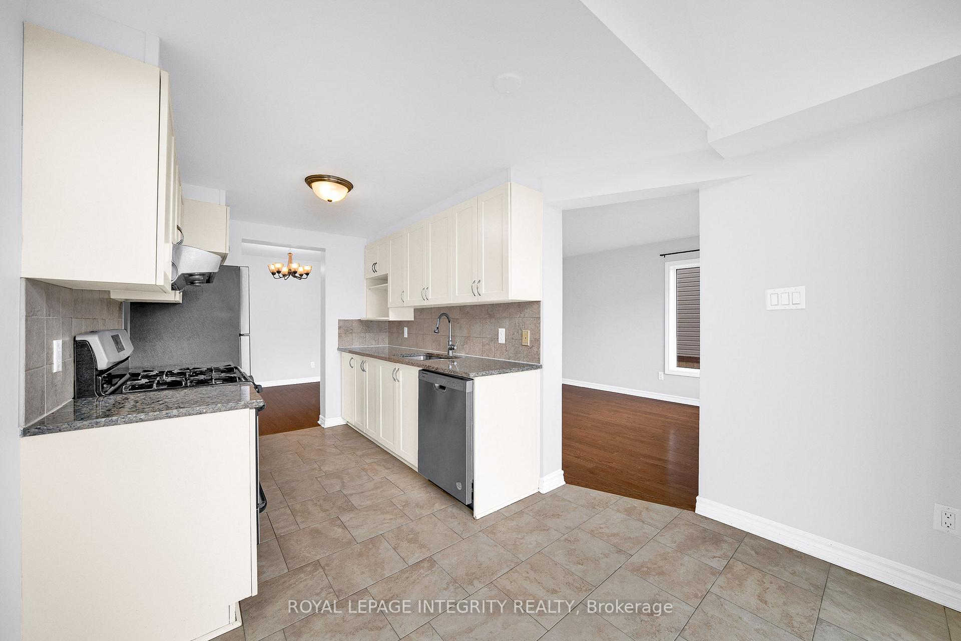 Photo 16 of 496 Temiskaming Crescent, Ottawa, Barrhaven - Strandherd — HOMEH