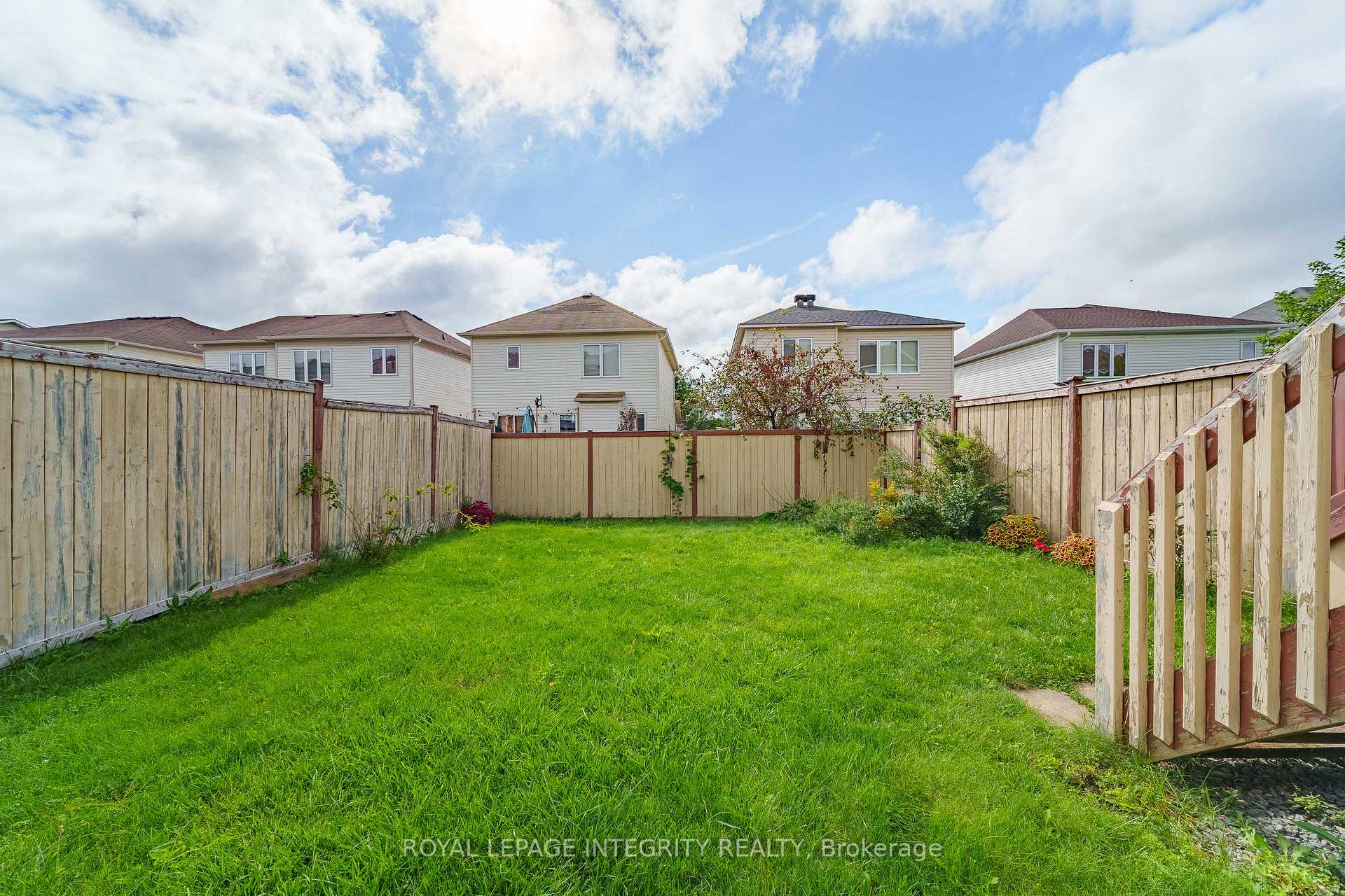 Photo 33 of 496 Temiskaming Crescent, Ottawa, Barrhaven - Strandherd — HOMEH