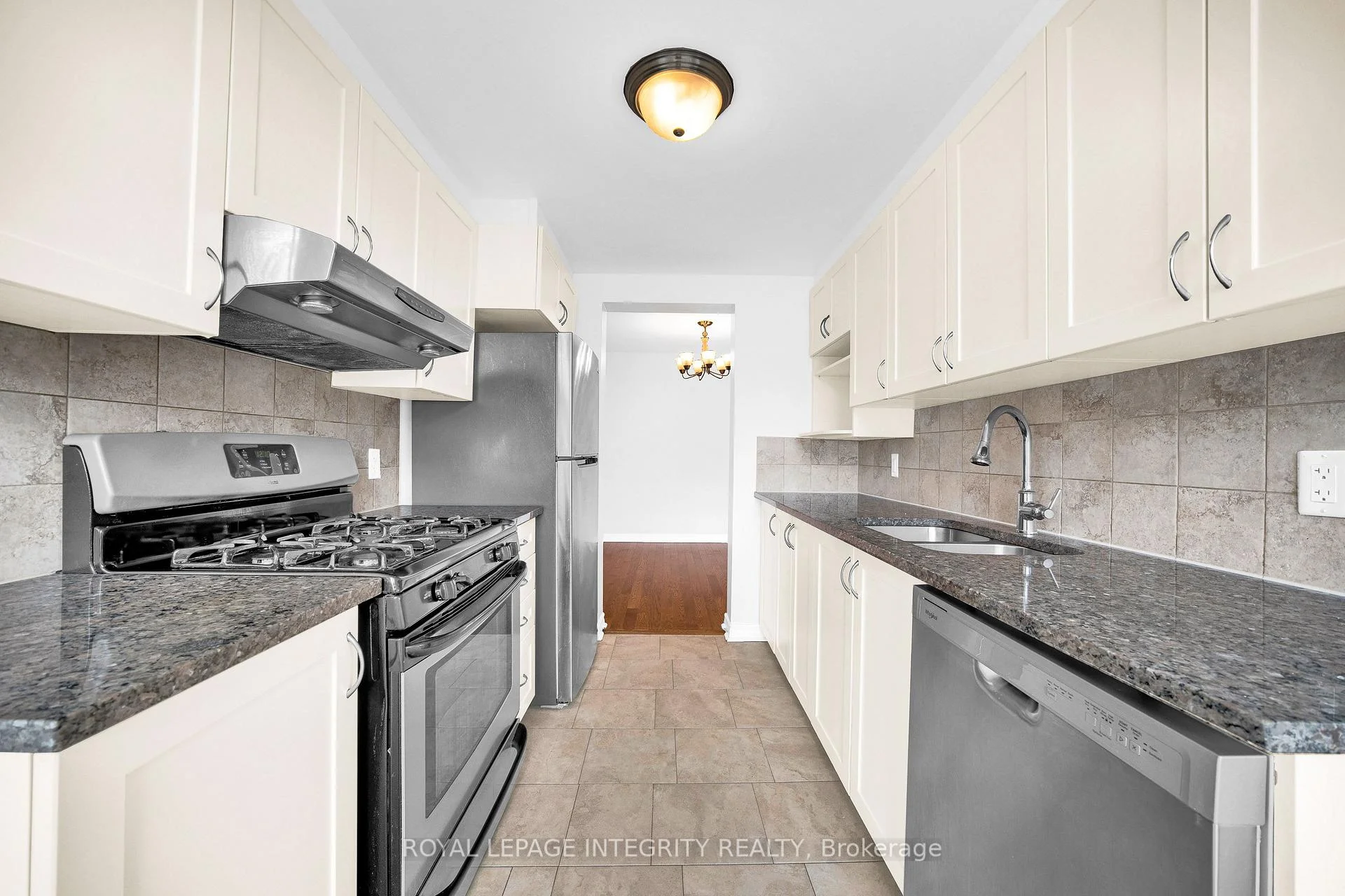 Photo 13 of 496 Temiskaming Crescent, Ottawa, Barrhaven - Strandherd — HOMEH