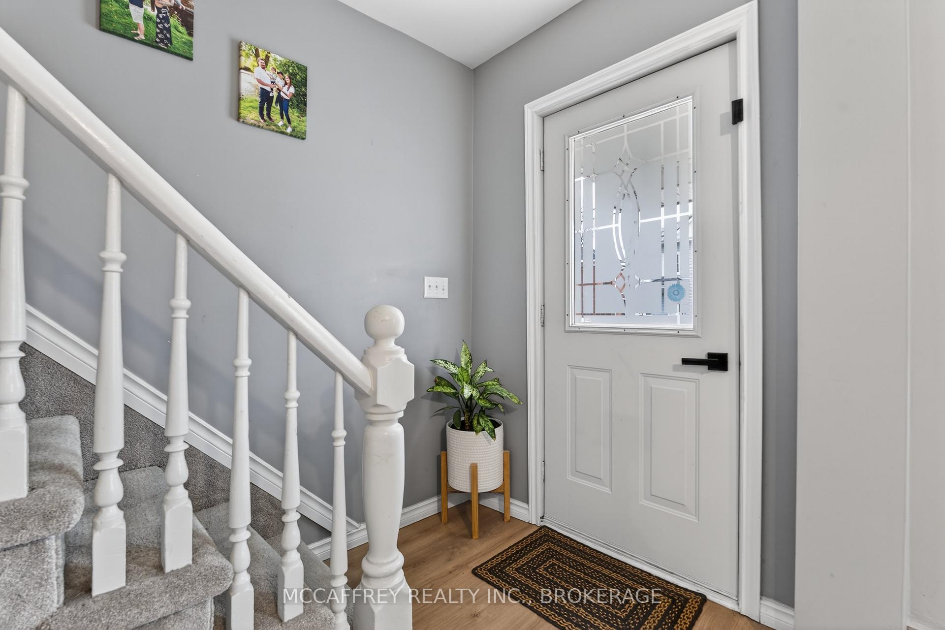 Photo 3 of 427 Thomas Street, Deseronto, Deseronto (Town) — HOMEH