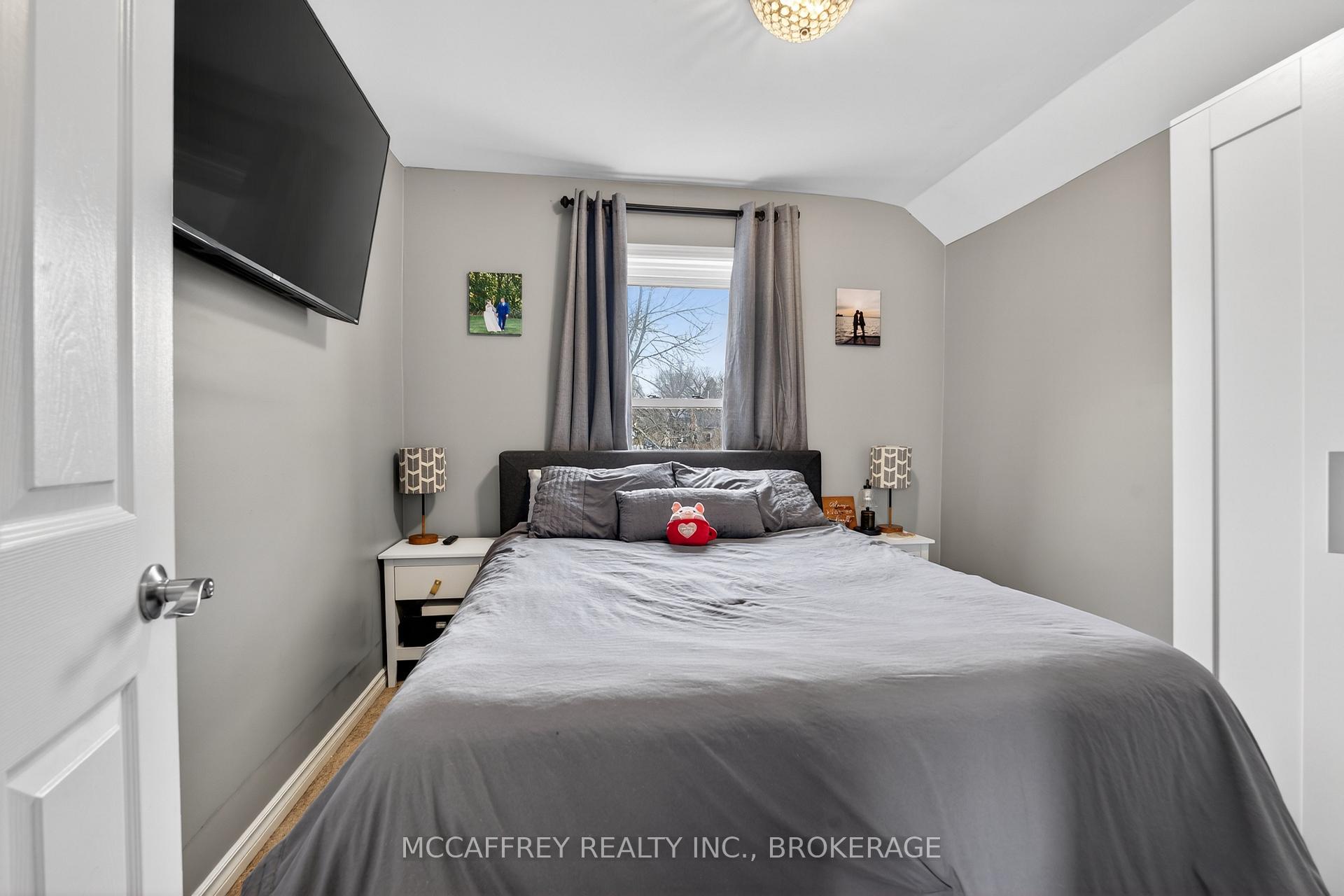 Photo 12 of 427 Thomas Street, Deseronto, Deseronto (Town) — HOMEH