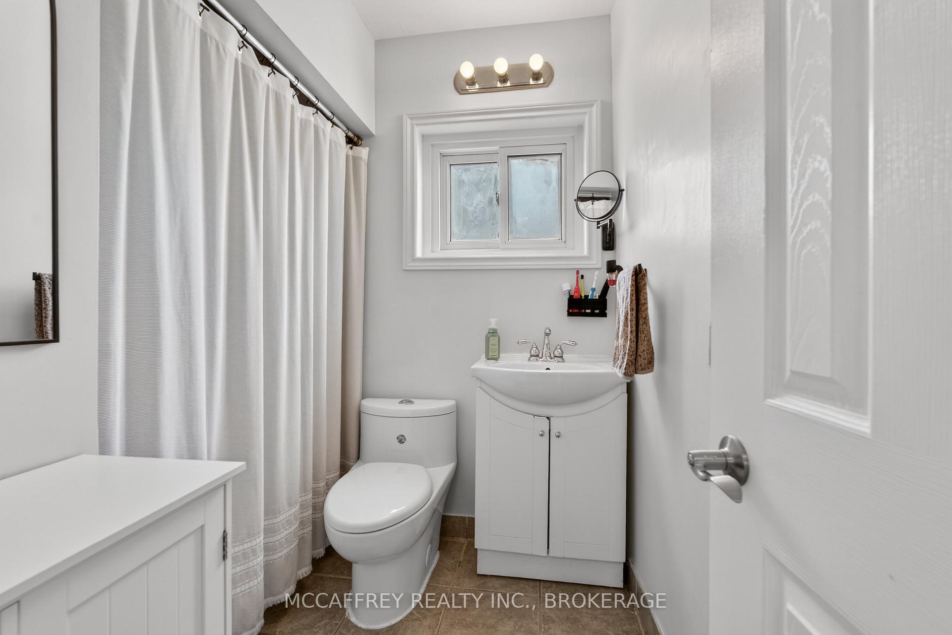 Photo 13 of 427 Thomas Street, Deseronto, Deseronto (Town) — HOMEH