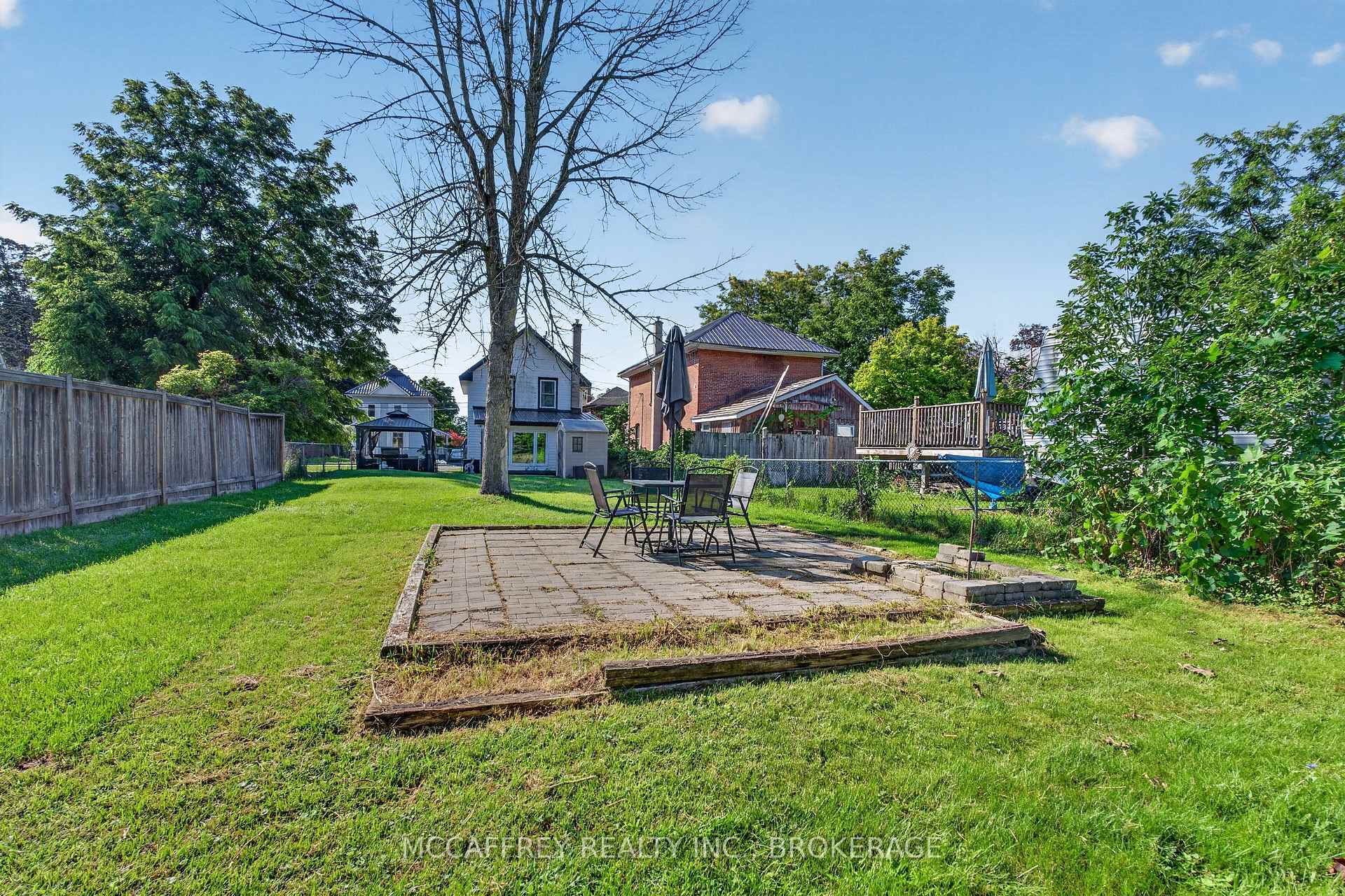 Photo 26 of 427 Thomas Street, Deseronto, Deseronto (Town) — HOMEH