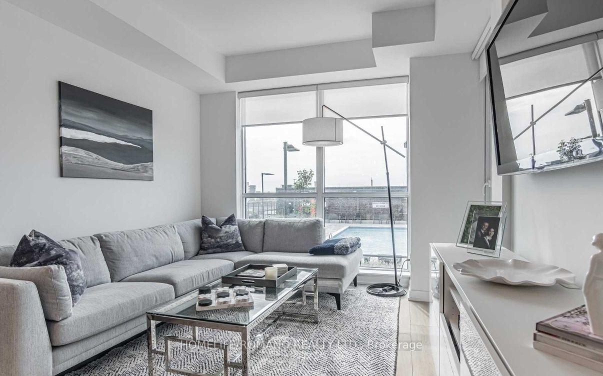 Photo 4 of Unit 840, 31 Tippett Road, North York, Clanton Park — HOMEH