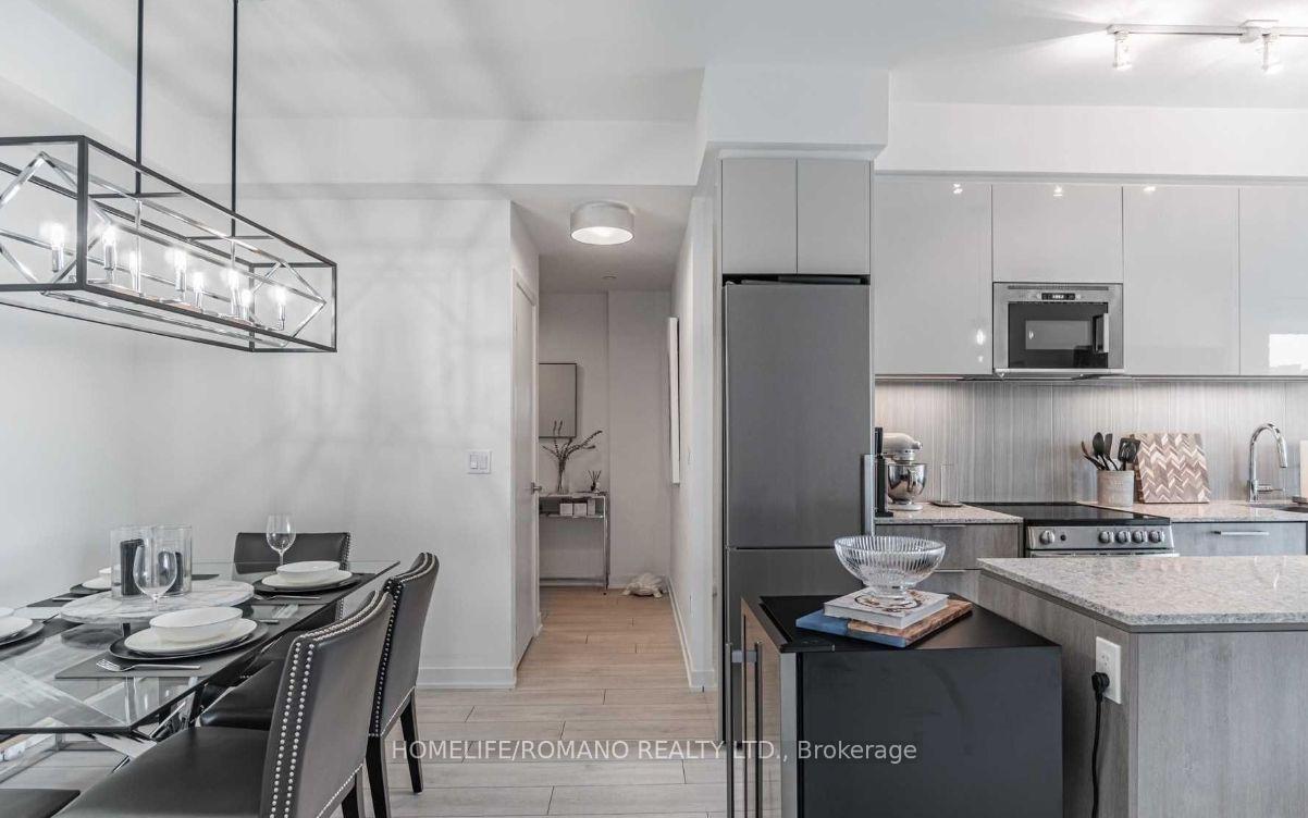 Photo 10 of Unit 840, 31 Tippett Road, North York, Clanton Park — HOMEH