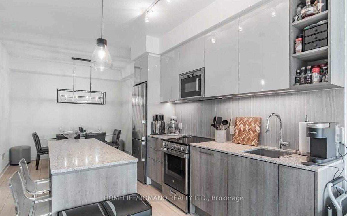 Photo 13 of Unit 840, 31 Tippett Road, North York, Clanton Park — HOMEH