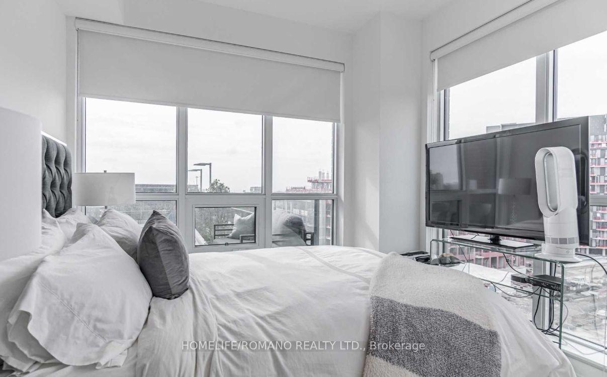 Photo 15 of Unit 840, 31 Tippett Road, North York, Clanton Park — HOMEH