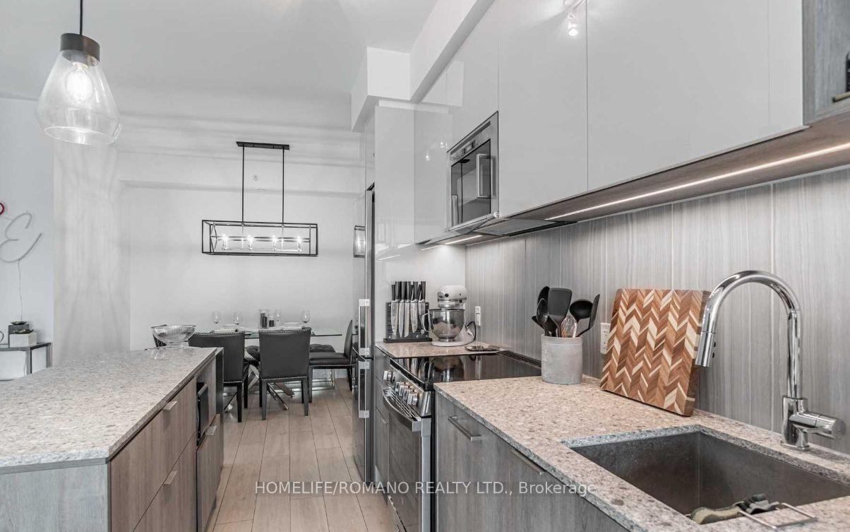 Photo 14 of Unit 840, 31 Tippett Road, North York, Clanton Park — HOMEH