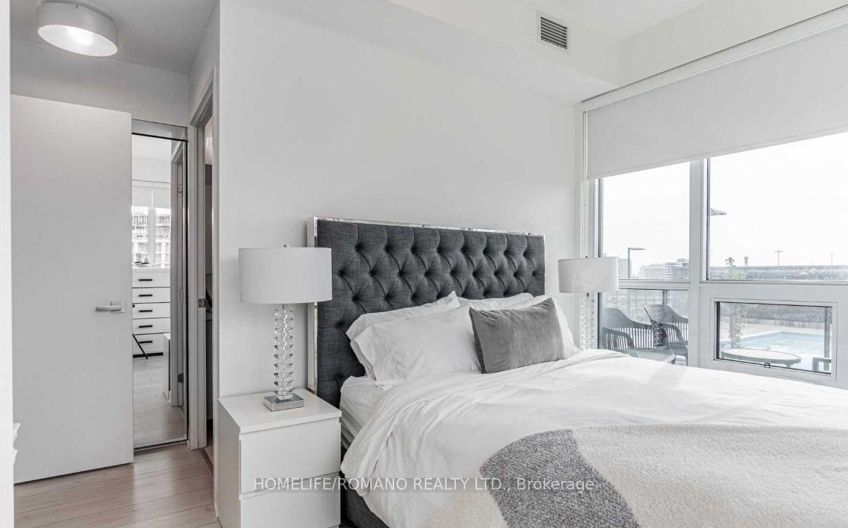 Photo 16 of Unit 840, 31 Tippett Road, North York, Clanton Park — HOMEH