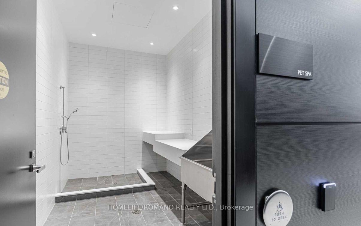 Photo 26 of Unit 840, 31 Tippett Road, North York, Clanton Park — HOMEH
