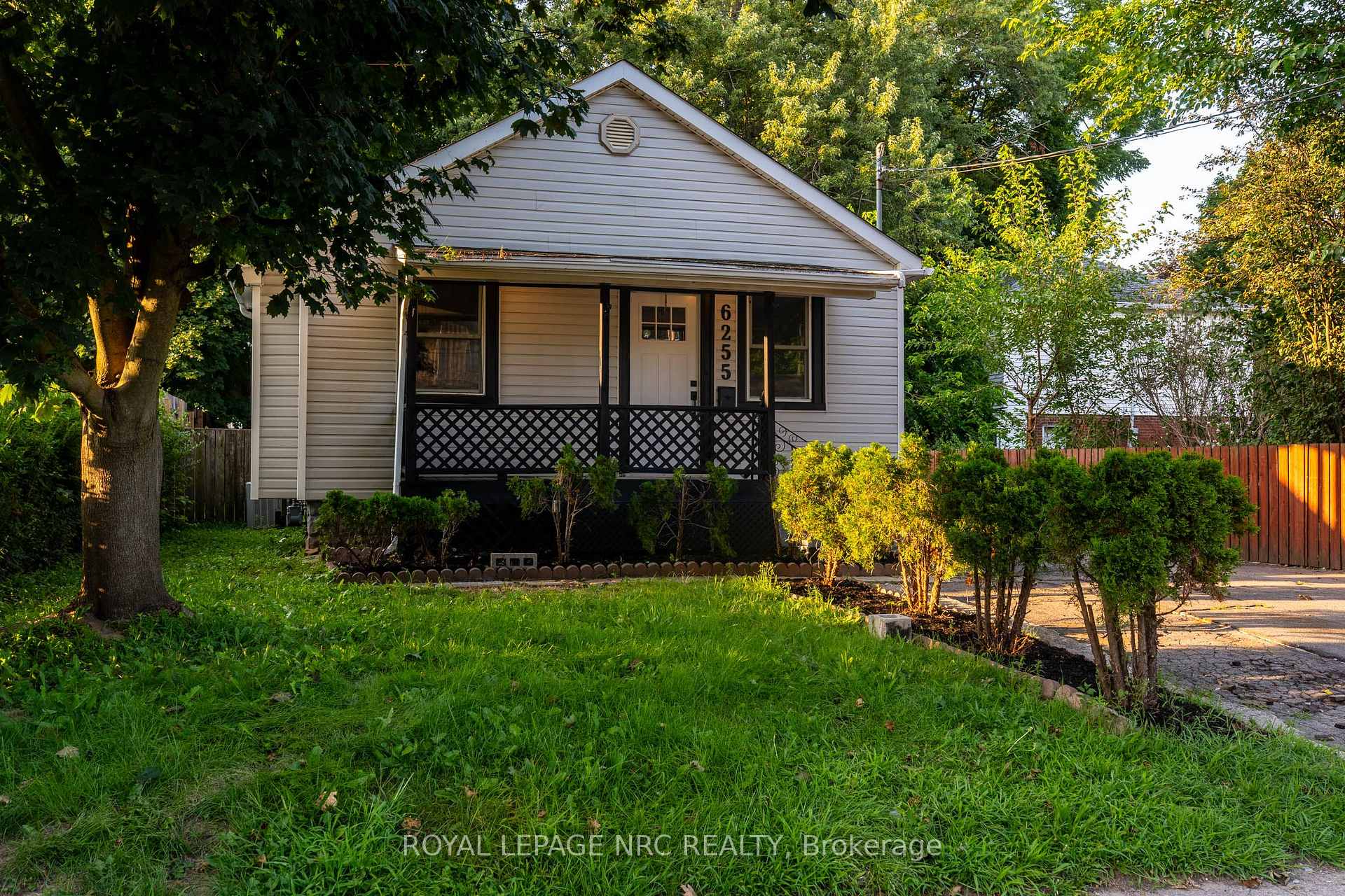 Photo 26 of 6255 Culp Street, Niagara Falls, Dorchester — HOMEH