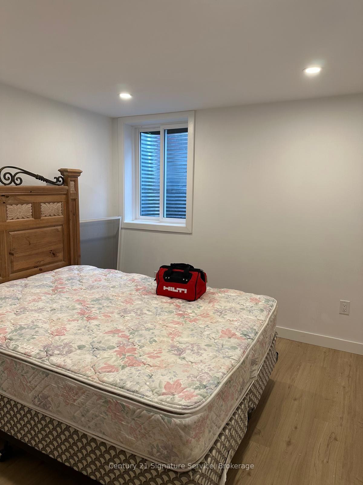 Photo 5 of 2579 Lundene Road N, Mississauga, Clarkson — HOMEH