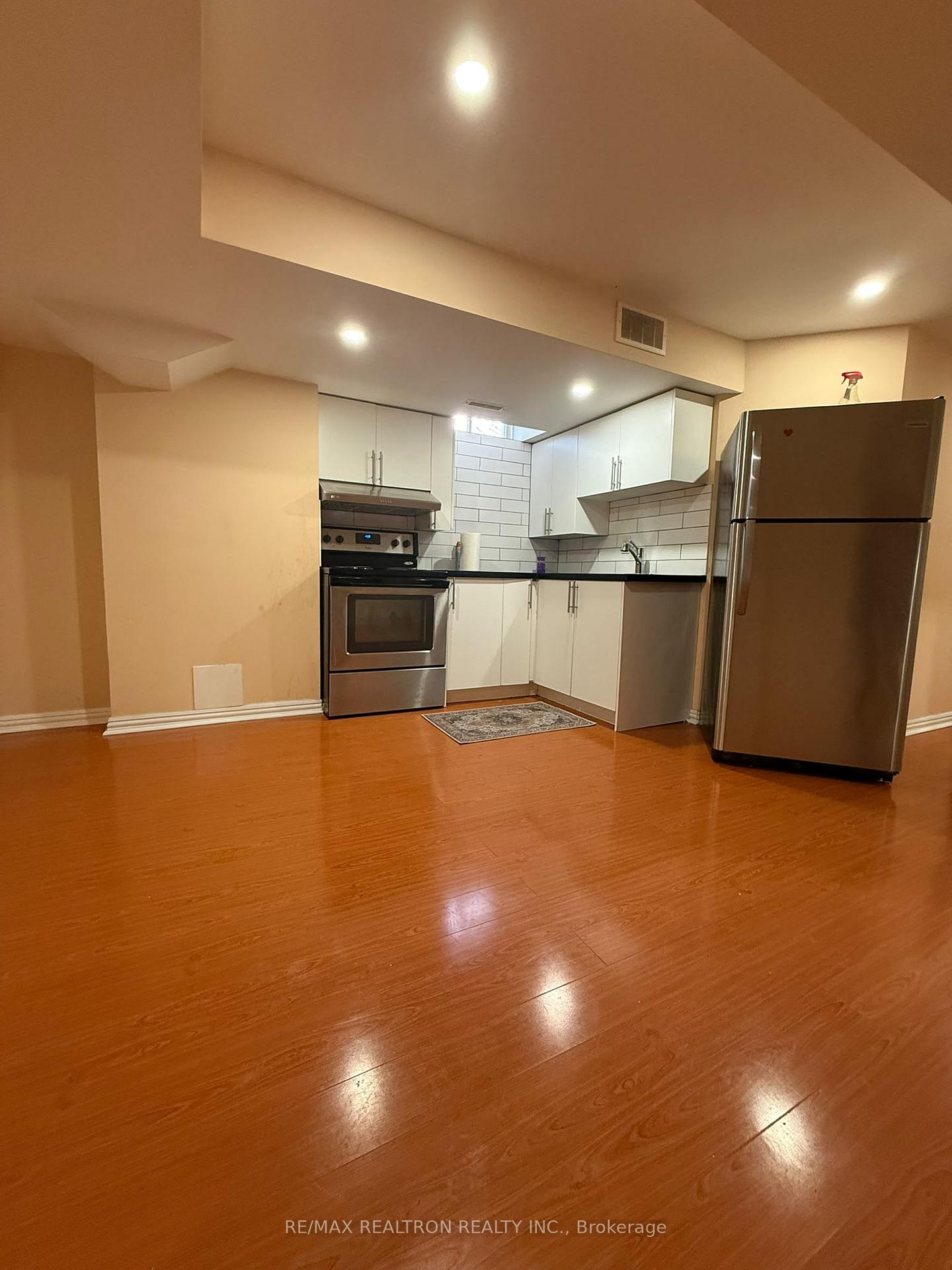 Photo 3 of Unit Bsmt, 33 Billingsley Crescent, Markham, Cedarwood — HOMEH