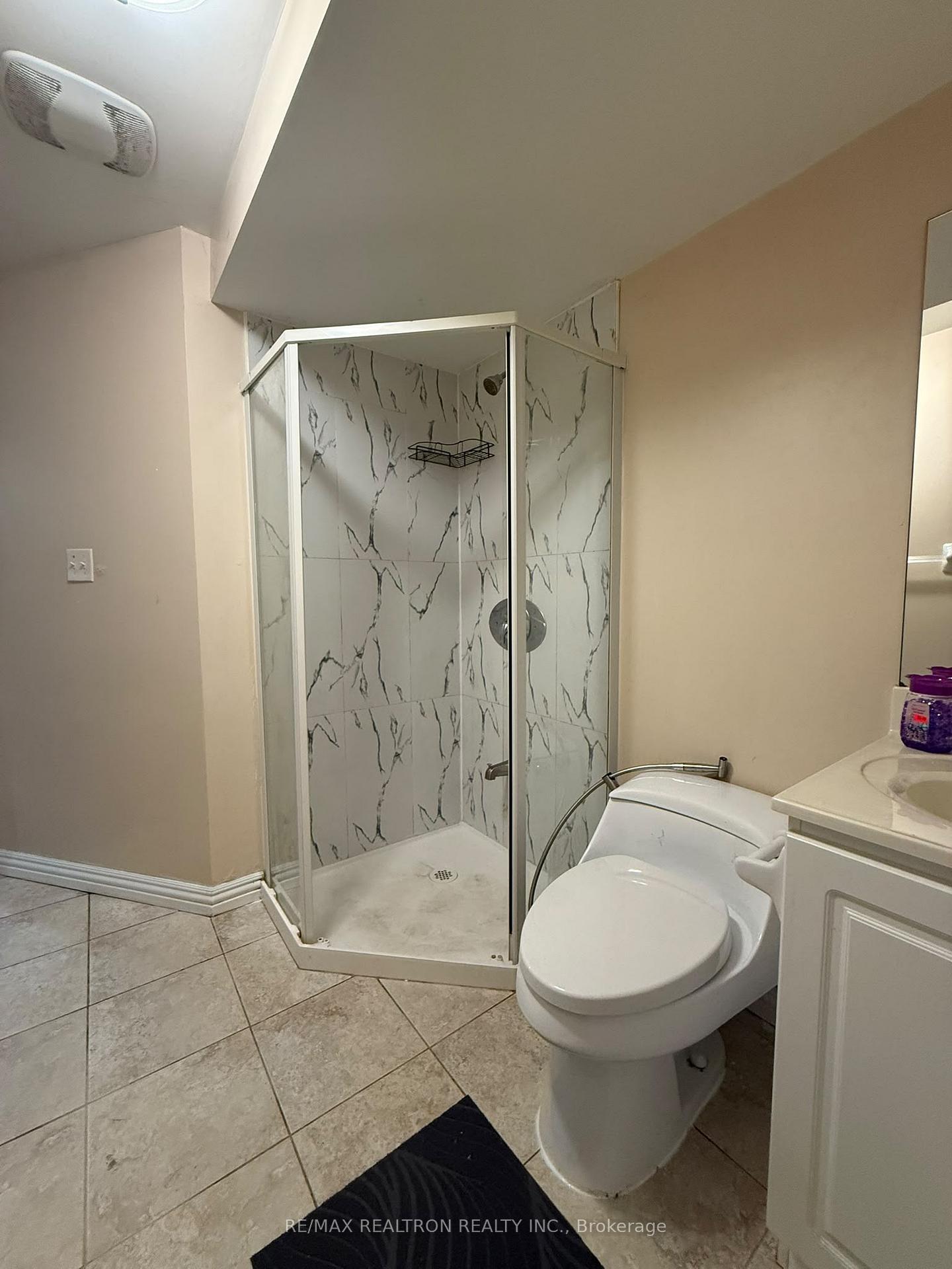Photo 7 of Unit Bsmt, 33 Billingsley Crescent, Markham, Cedarwood — HOMEH
