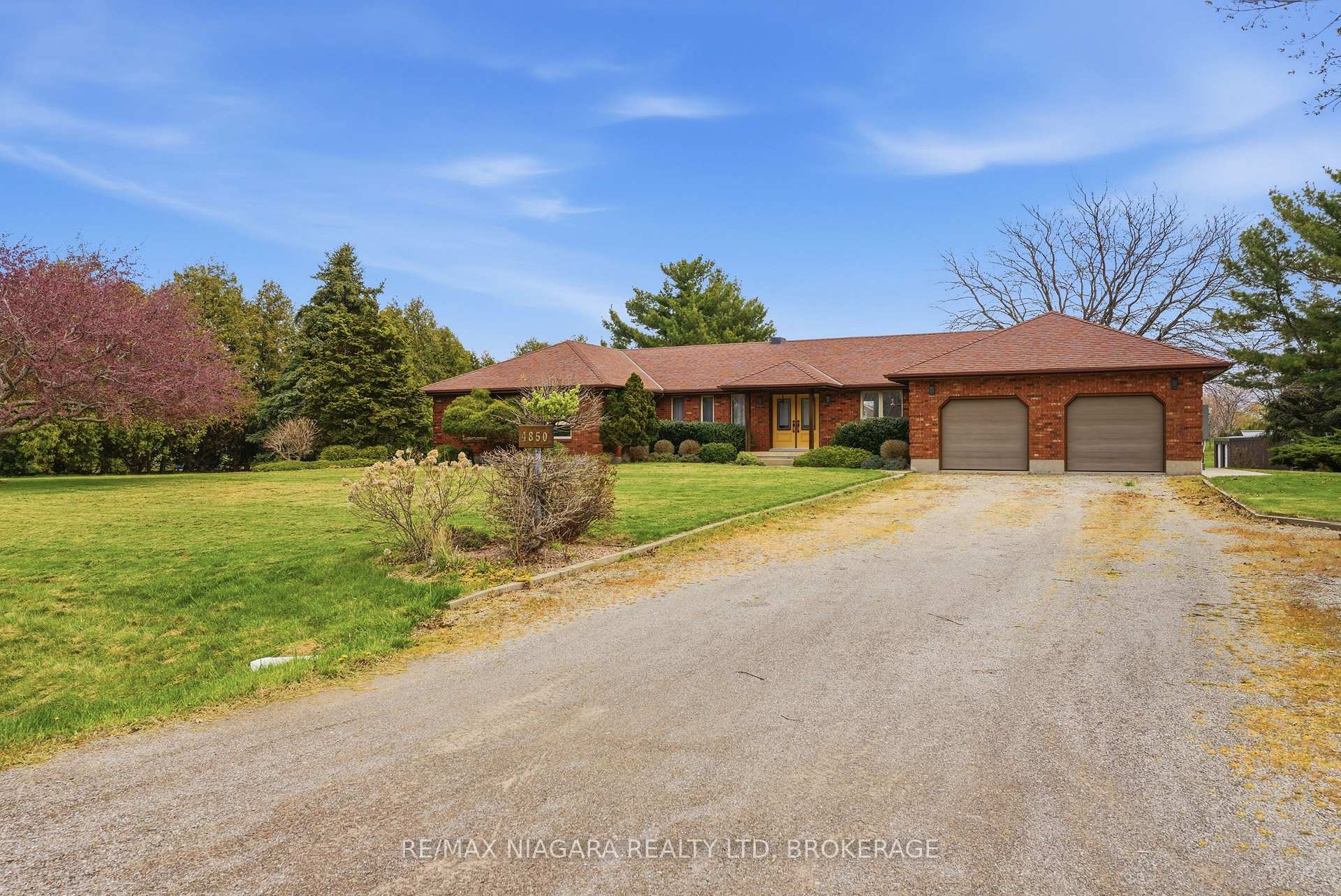 Photo 3 of 4850 Mountainview Road, Lincoln, Lincoln Lake — HOMEH