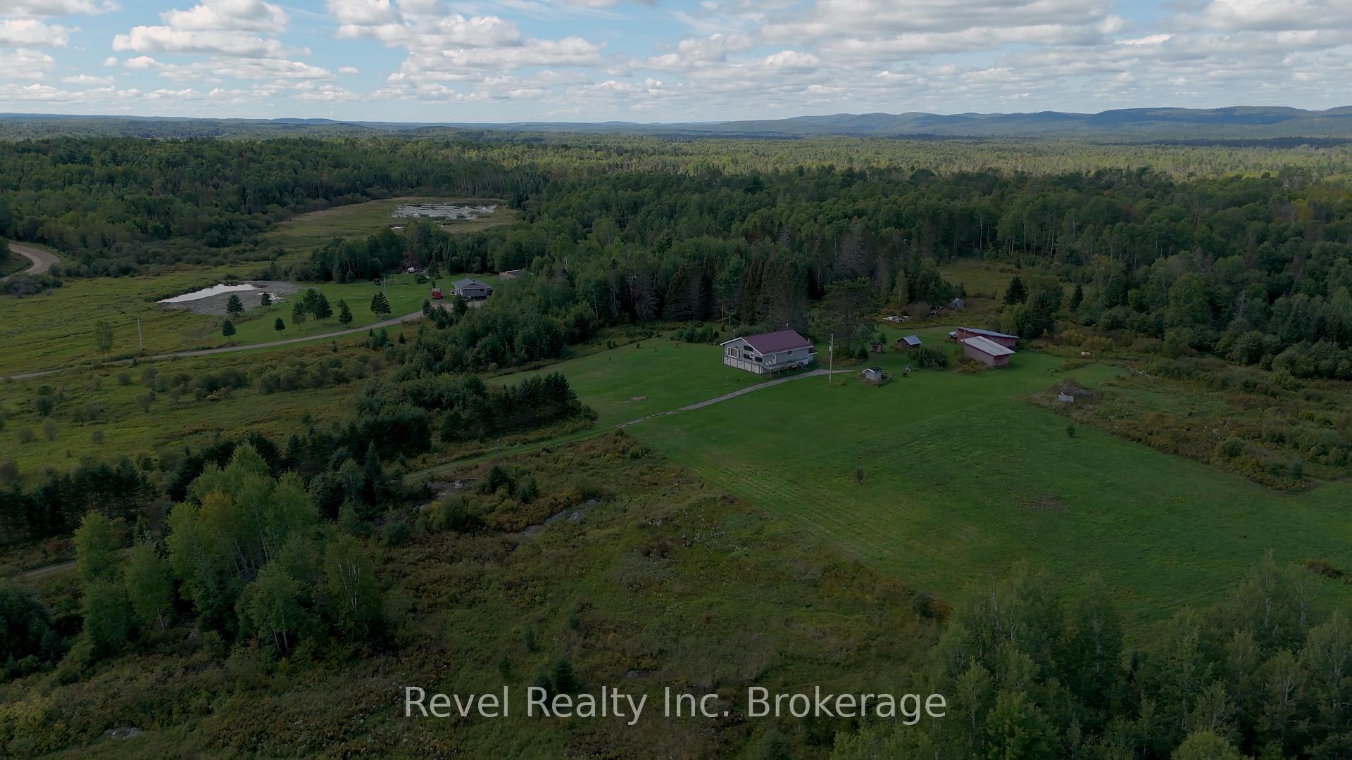 Photo 10 of 2395 Papineau Road, Papineau-Cameron, Papineau Cameron — HOMEH