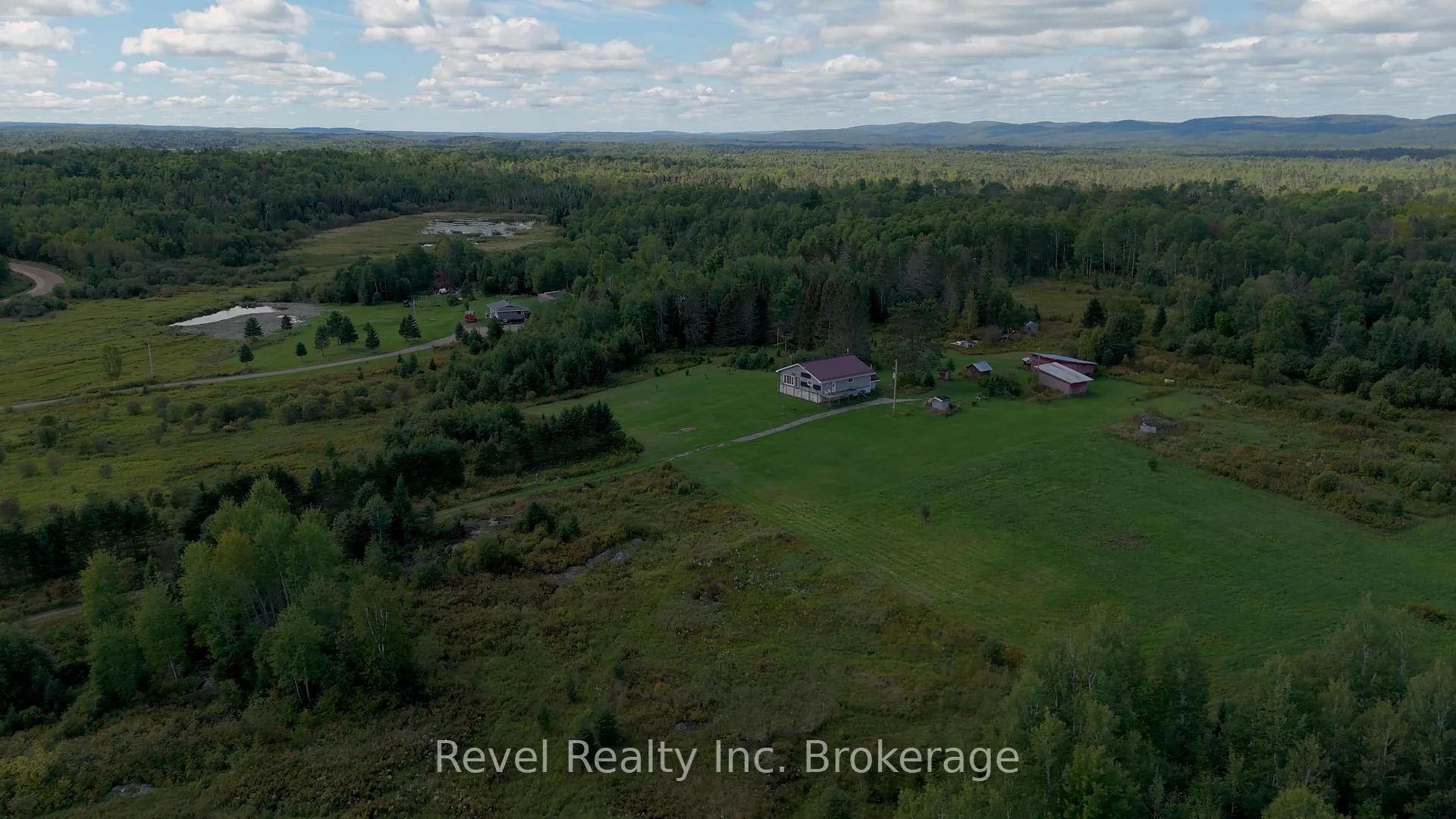Photo 18 of 2395 Papineau Road, Papineau-Cameron, Papineau Cameron — HOMEH