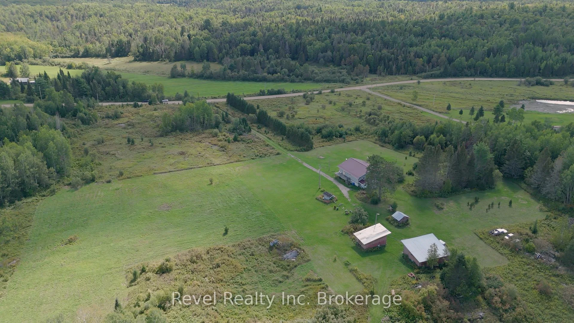 Photo 32 of 2395 Papineau Road, Papineau-Cameron, Papineau Cameron — HOMEH