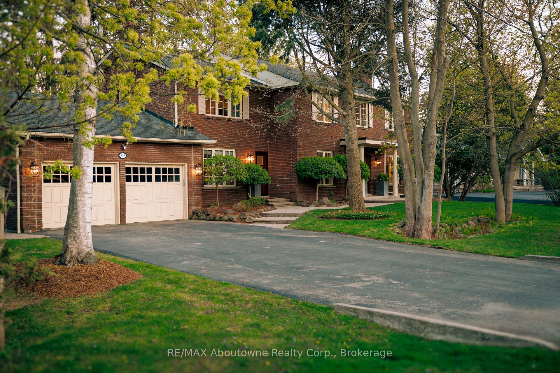 Photo 1 of 528 Michael Terrace, Oakville, Old Oakville — HOMEH