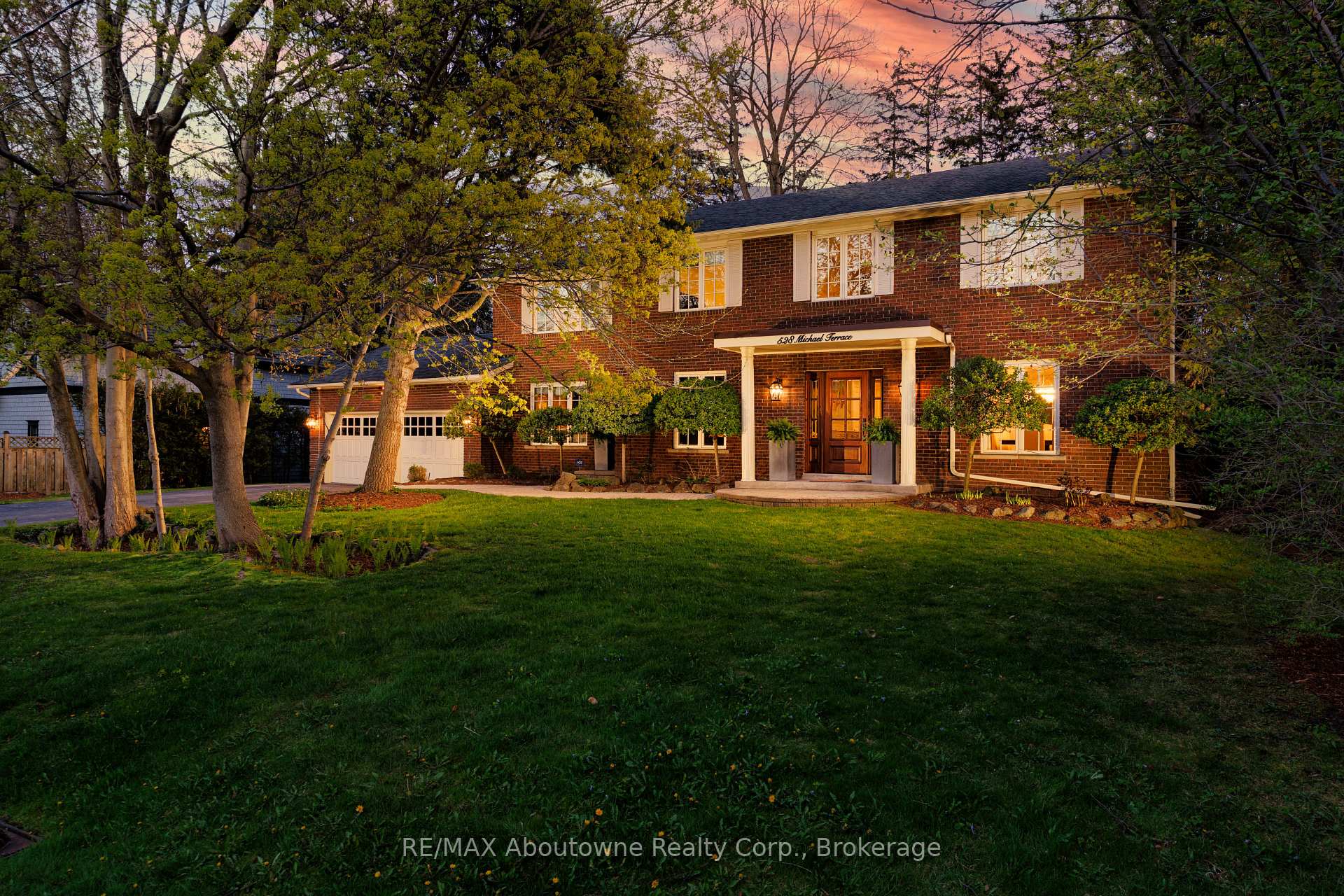 Photo 3 of 528 Michael Terrace, Oakville, Old Oakville — HOMEH