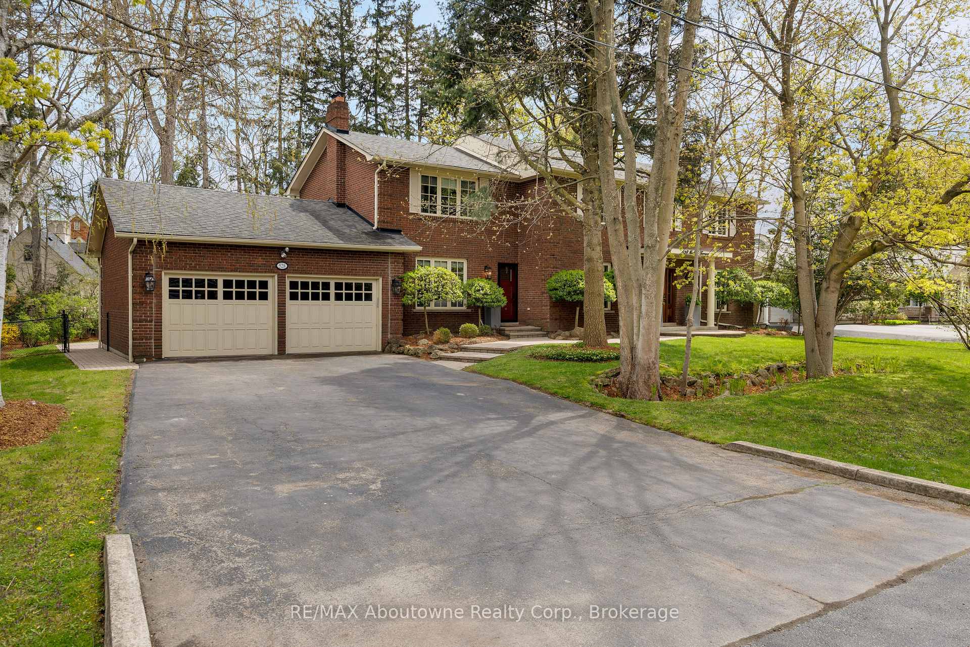 Photo 4 of 528 Michael Terrace, Oakville, Old Oakville — HOMEH
