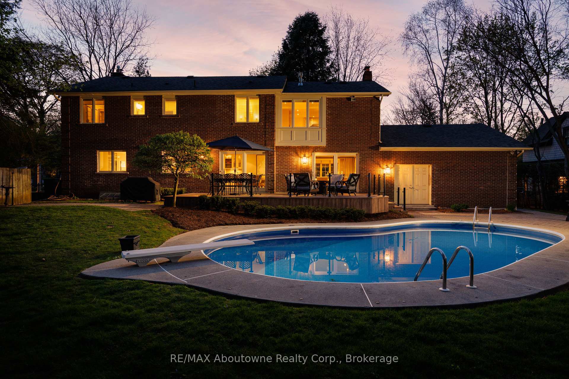 Photo 6 of 528 Michael Terrace, Oakville, Old Oakville — HOMEH