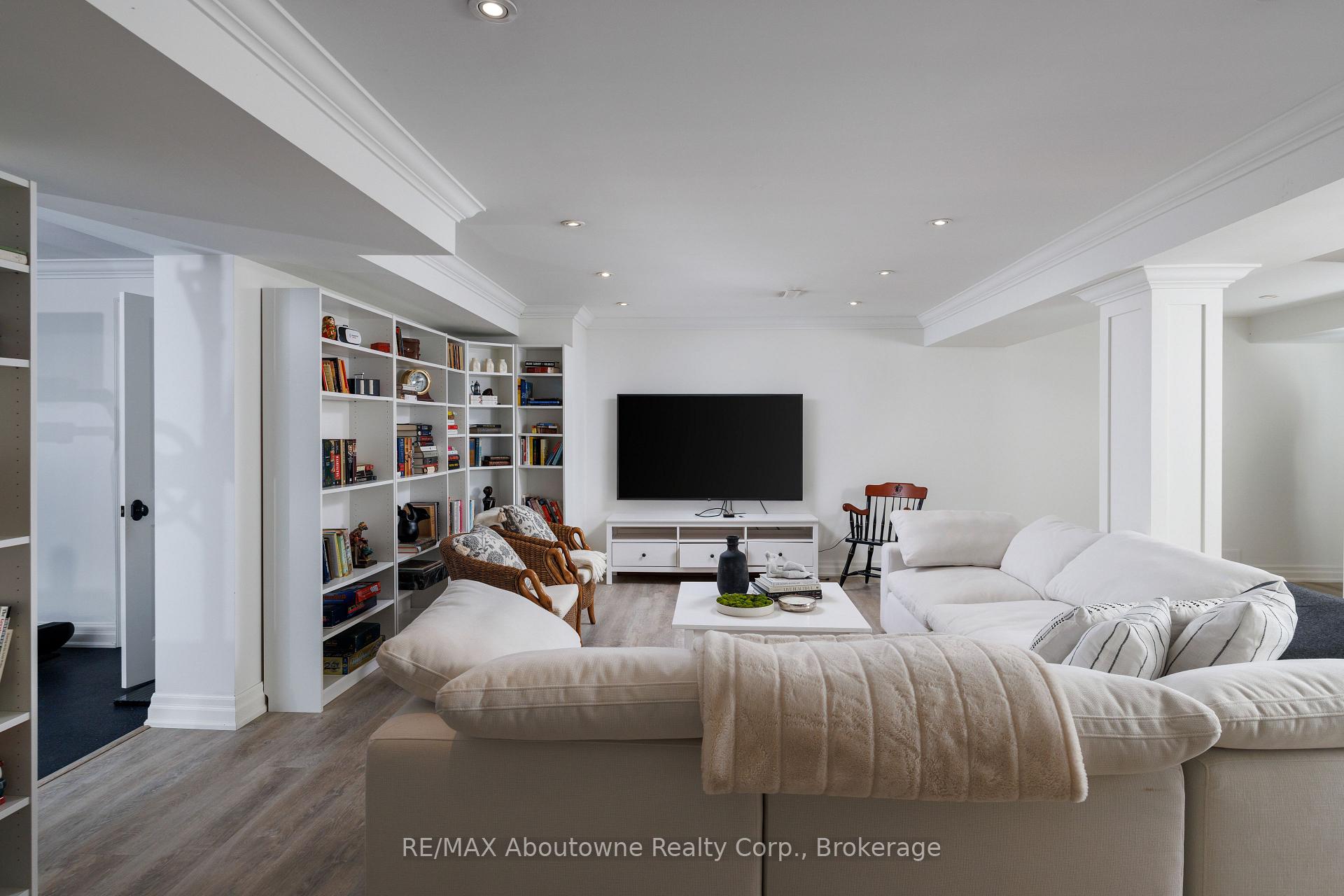 Photo 43 of 528 Michael Terrace, Oakville, Old Oakville — HOMEH