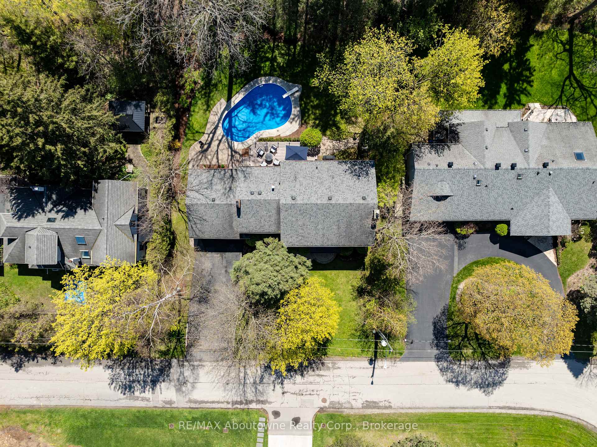 Photo 52 of 528 Michael Terrace, Oakville, Old Oakville — HOMEH