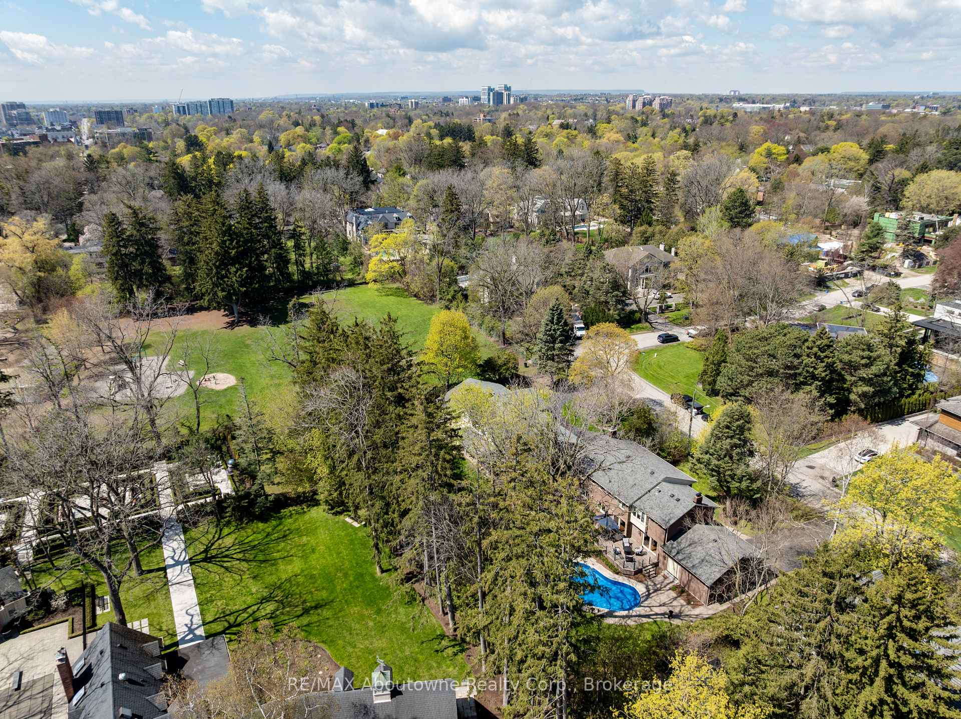 Photo 54 of 528 Michael Terrace, Oakville, Old Oakville — HOMEH