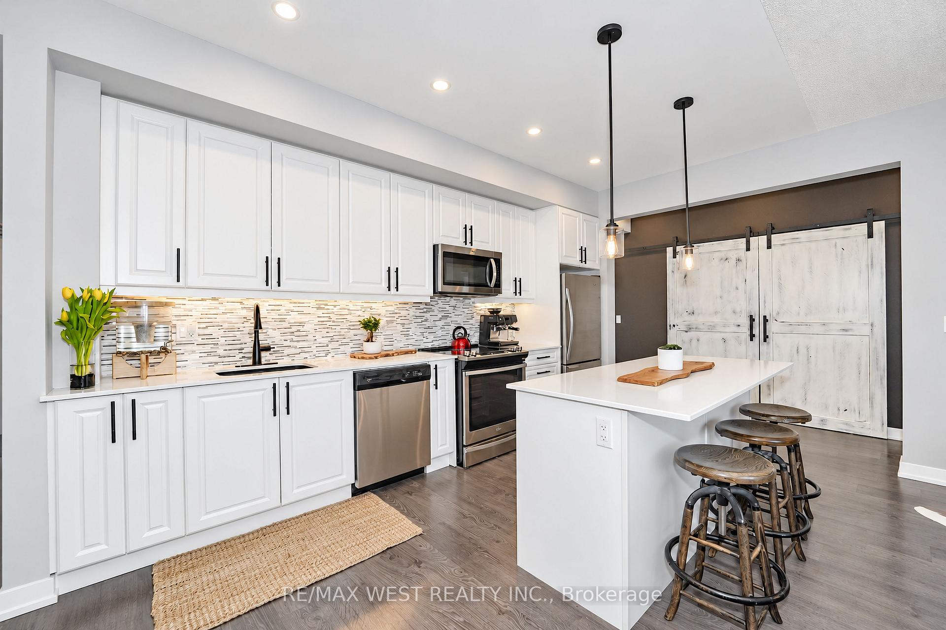 Photo 5 of Unit 344, 555 William Graham Drive, Aurora, Rural Aurora — HOMEH