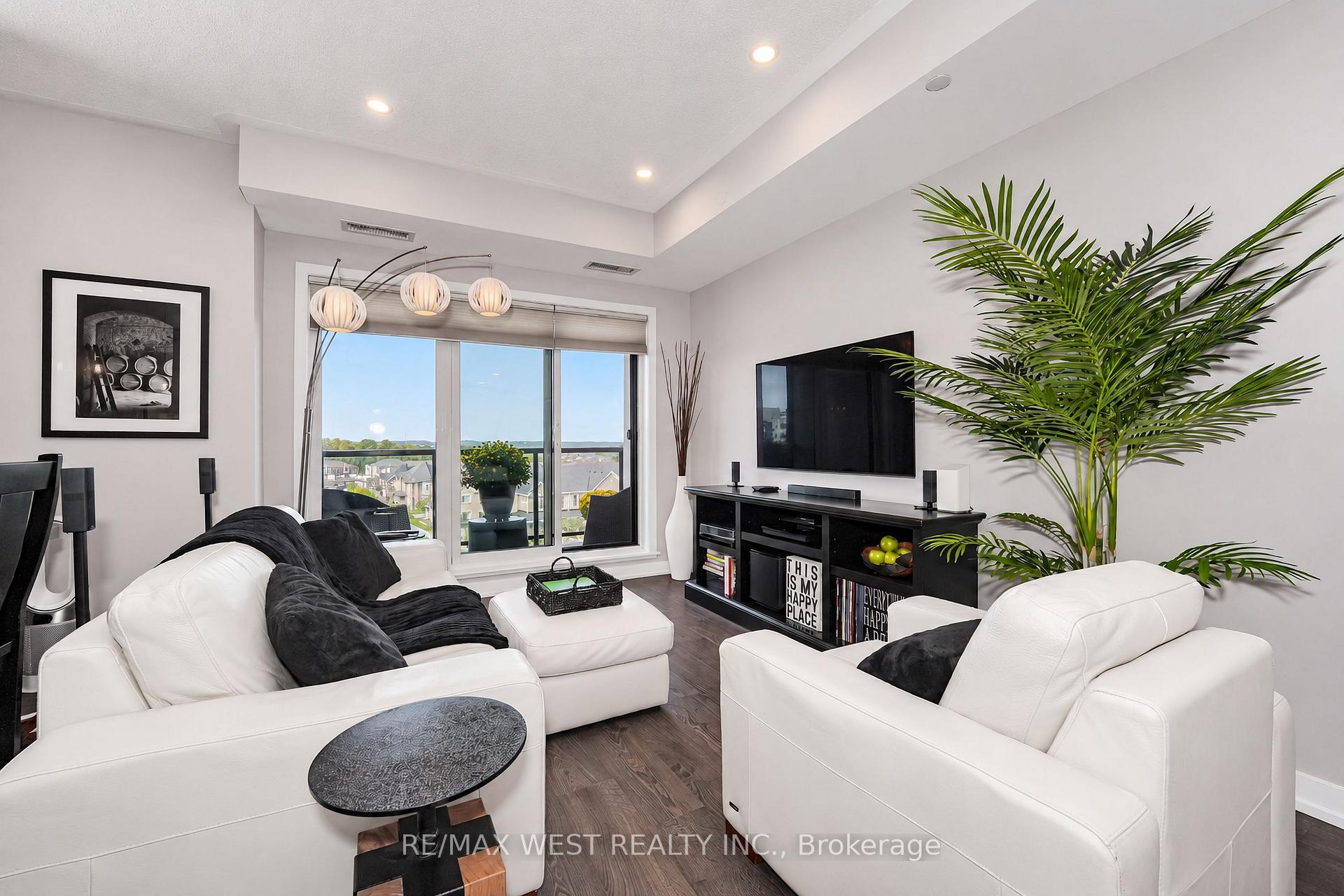 Photo 6 of Unit 344, 555 William Graham Drive, Aurora, Rural Aurora — HOMEH