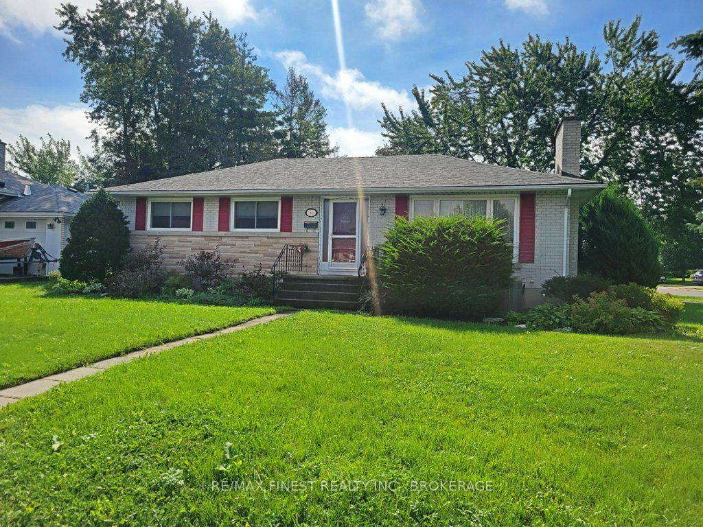 Photo 3 of 58 Princeton Place, Loyalist, Amherstview — HOMEH