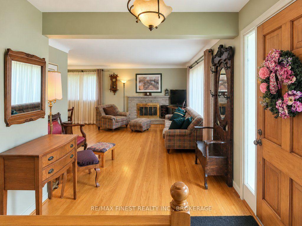 Photo 4 of 58 Princeton Place, Loyalist, Amherstview — HOMEH