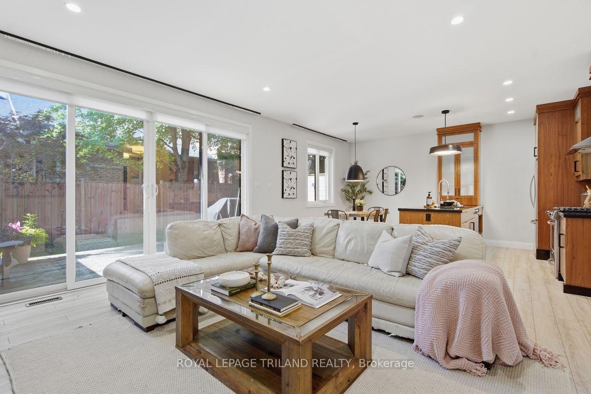 Photo 10 of Unit 4, 433 Hyde Park Road, London, North P — HOMEH