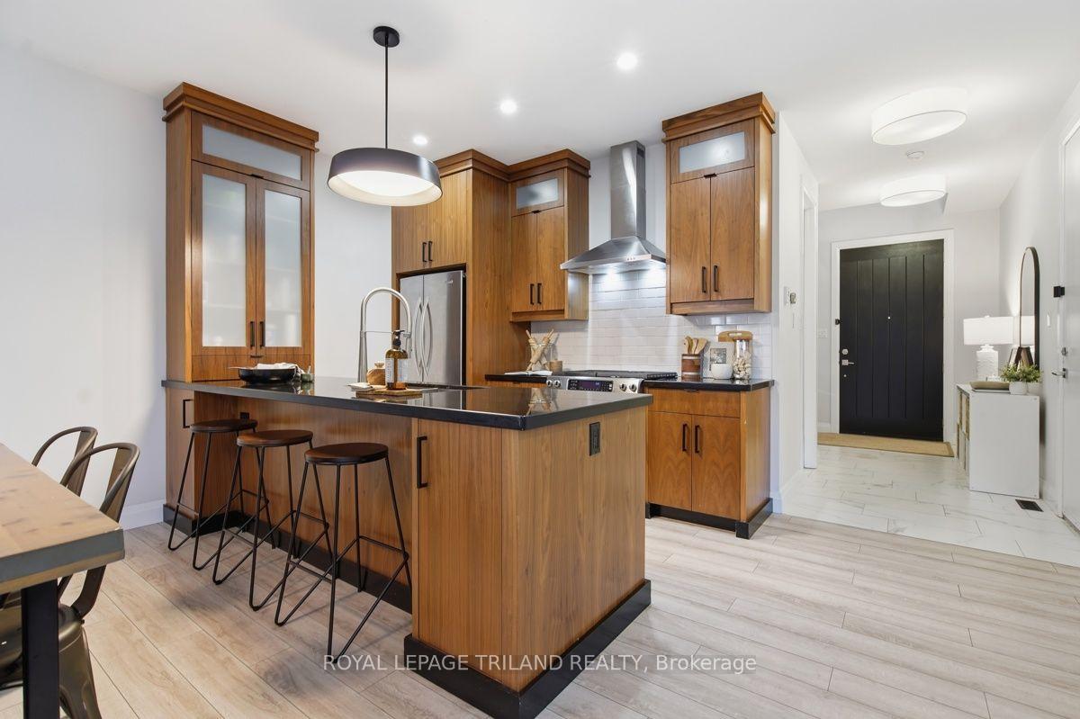 Photo 11 of Unit 4, 433 Hyde Park Road, London, North P — HOMEH