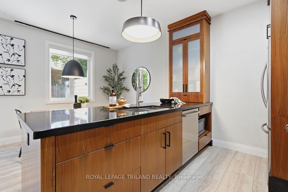Photo 14 of Unit 4, 433 Hyde Park Road, London, North P — HOMEH