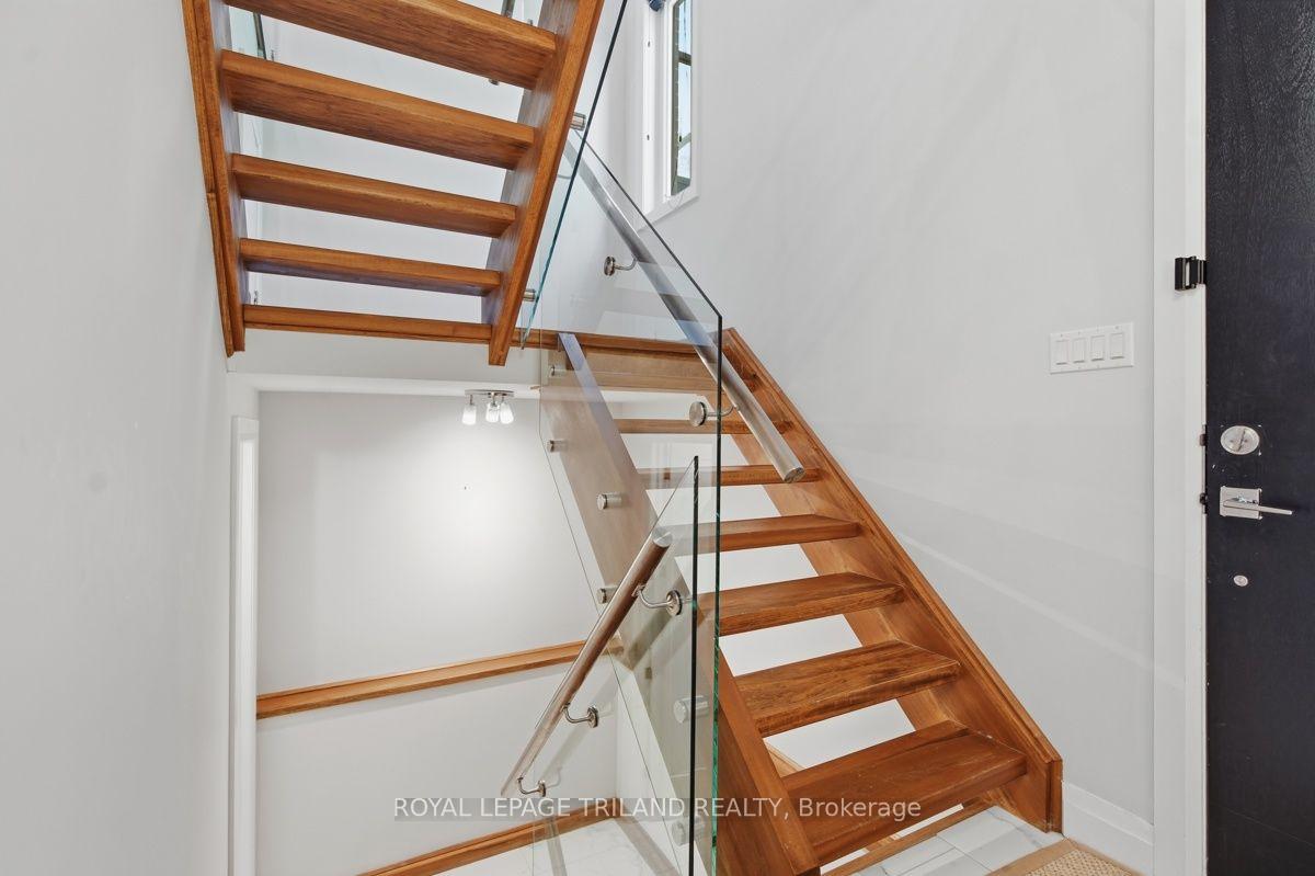 Photo 17 of Unit 4, 433 Hyde Park Road, London, North P — HOMEH