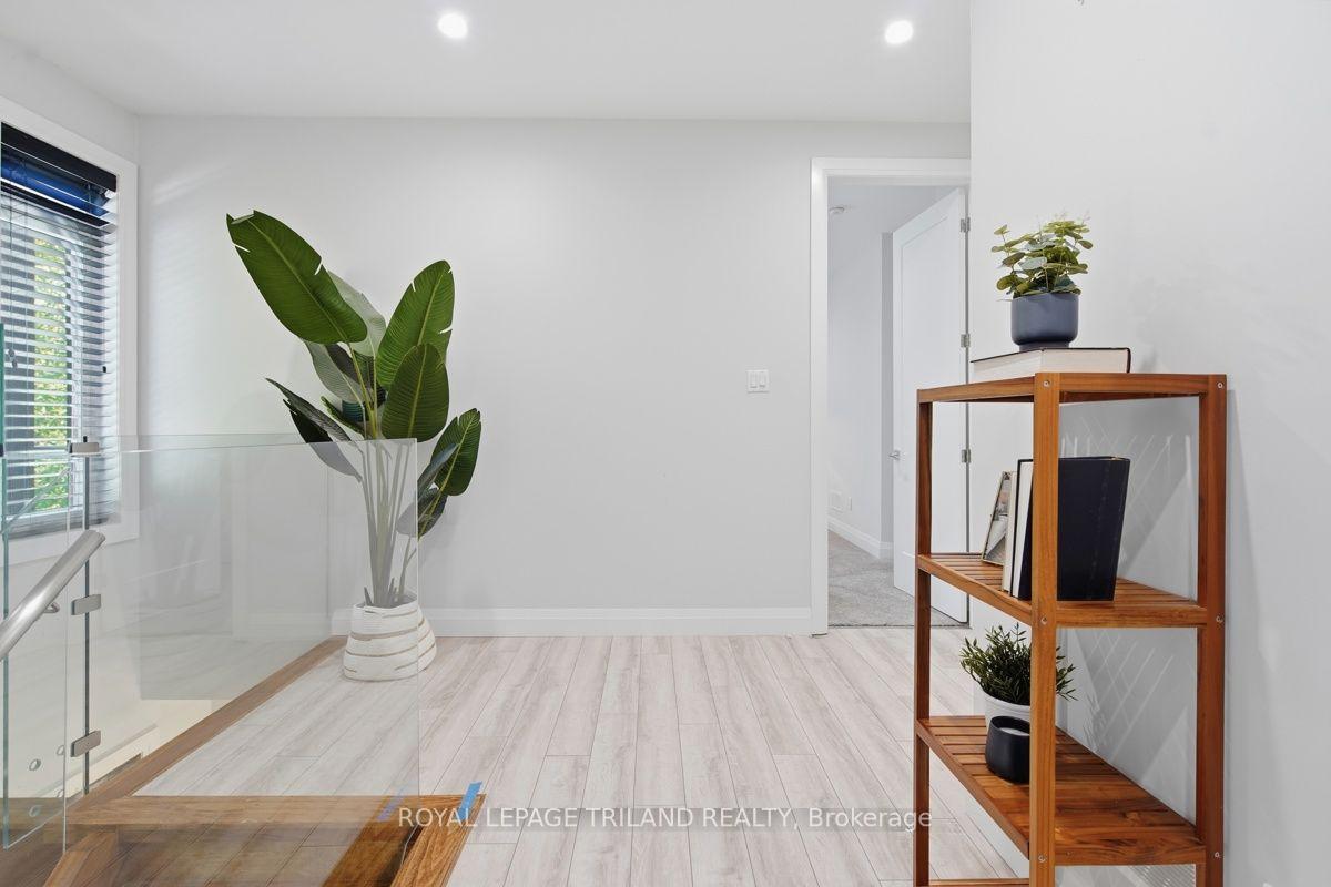 Photo 19 of Unit 4, 433 Hyde Park Road, London, North P — HOMEH