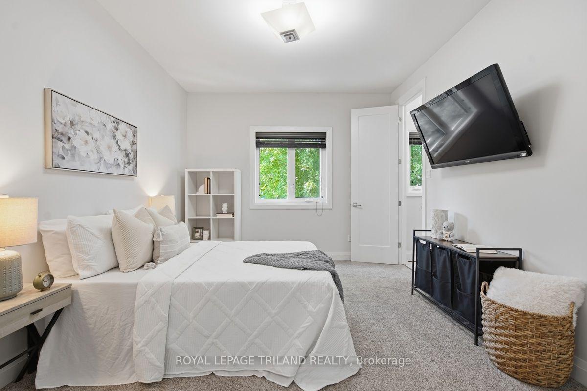 Photo 27 of Unit 4, 433 Hyde Park Road, London, North P — HOMEH
