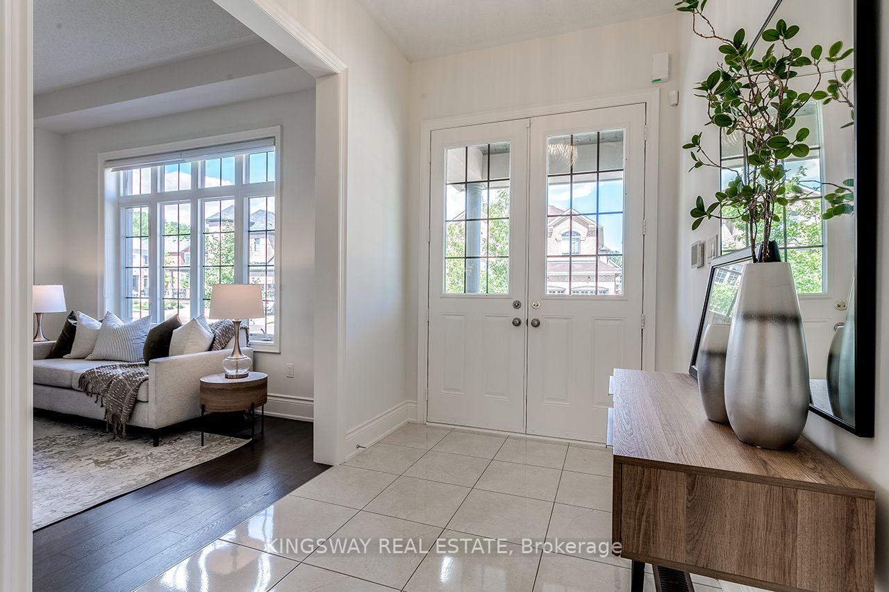 Photo 4 of 3226 William Rose Way, Oakville, Joshua Meadows — HOMEH