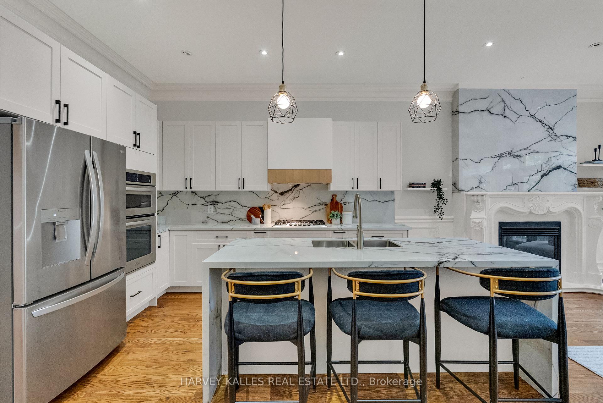 Photo 13 of 168 Roe Avenue, Toronto, Bedford Park-Nortown — HOMEH