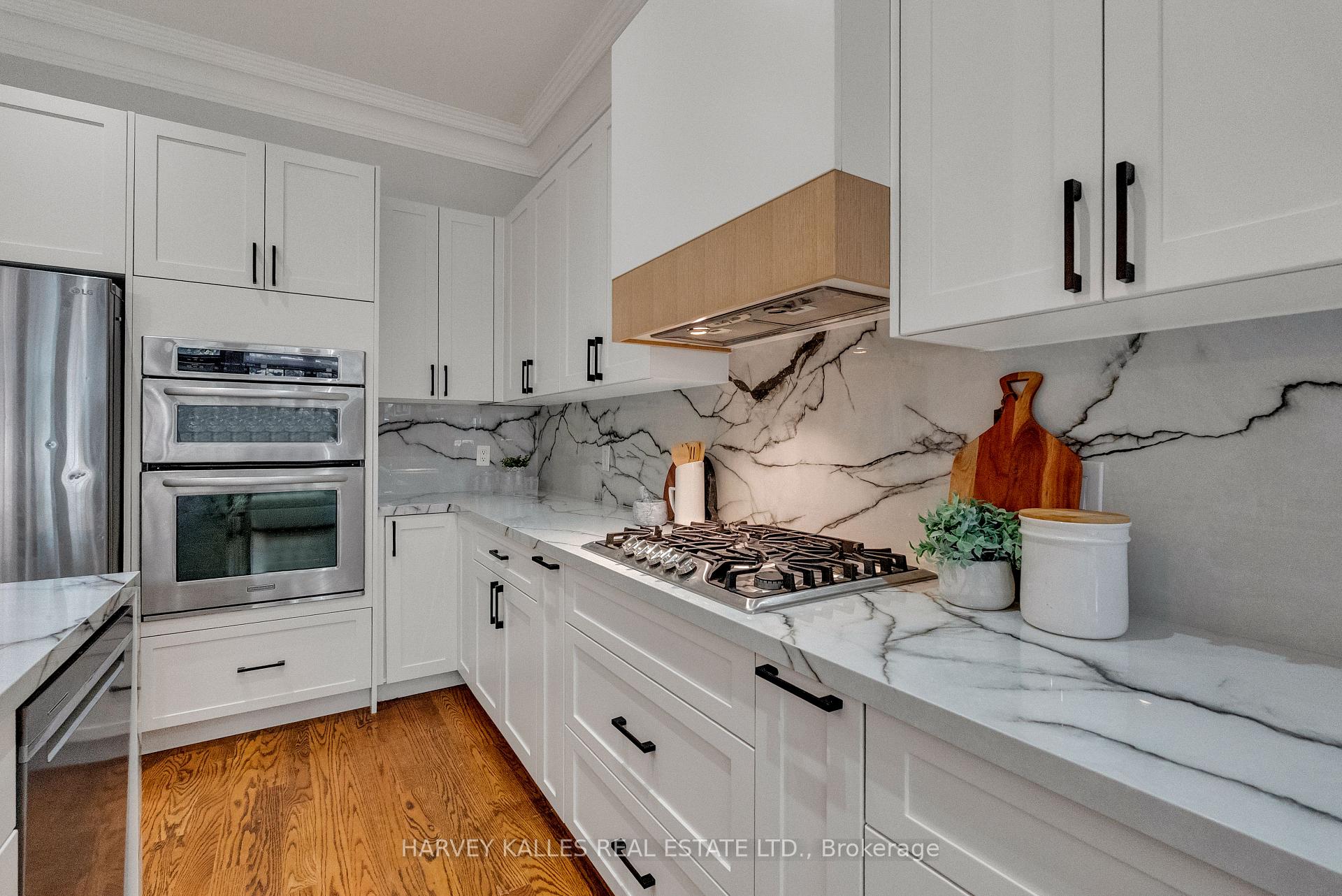 Photo 16 of 168 Roe Avenue, Toronto, Bedford Park-Nortown — HOMEH
