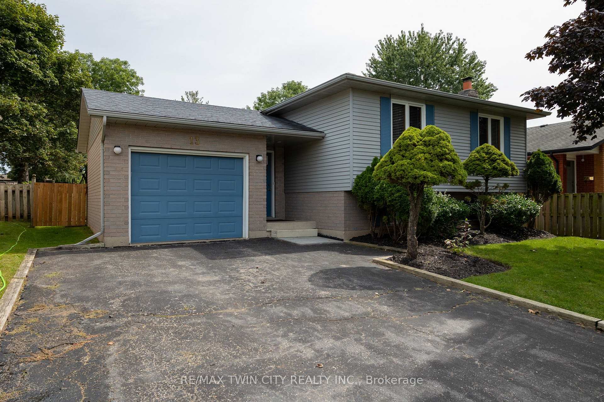 Photo 4 of 13 Forest Drive, Brant, Paris — HOMEH