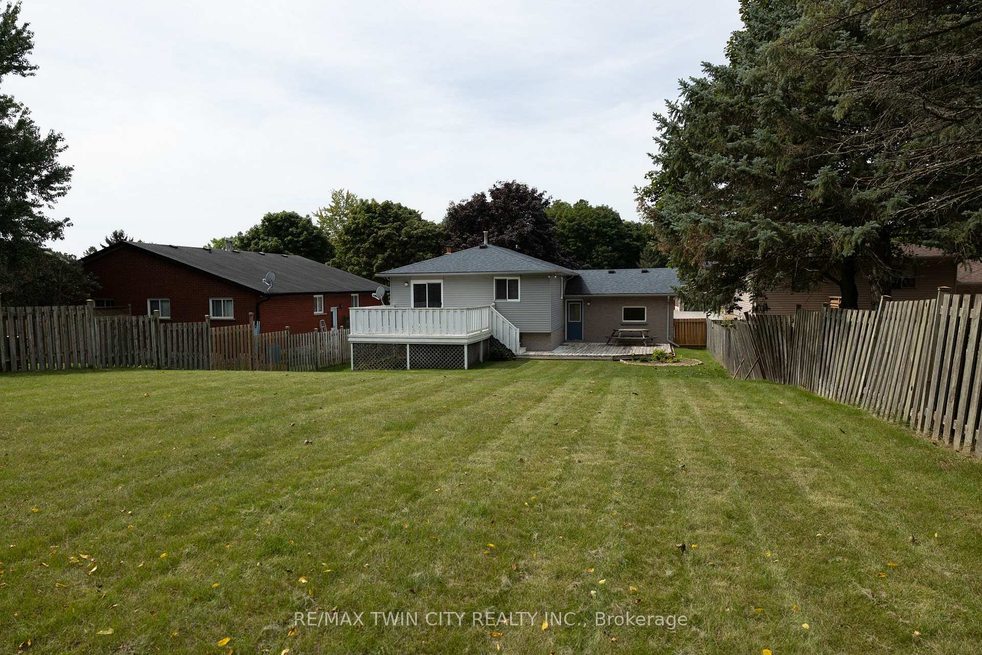 Photo 6 of 13 Forest Drive, Brant, Paris — HOMEH
