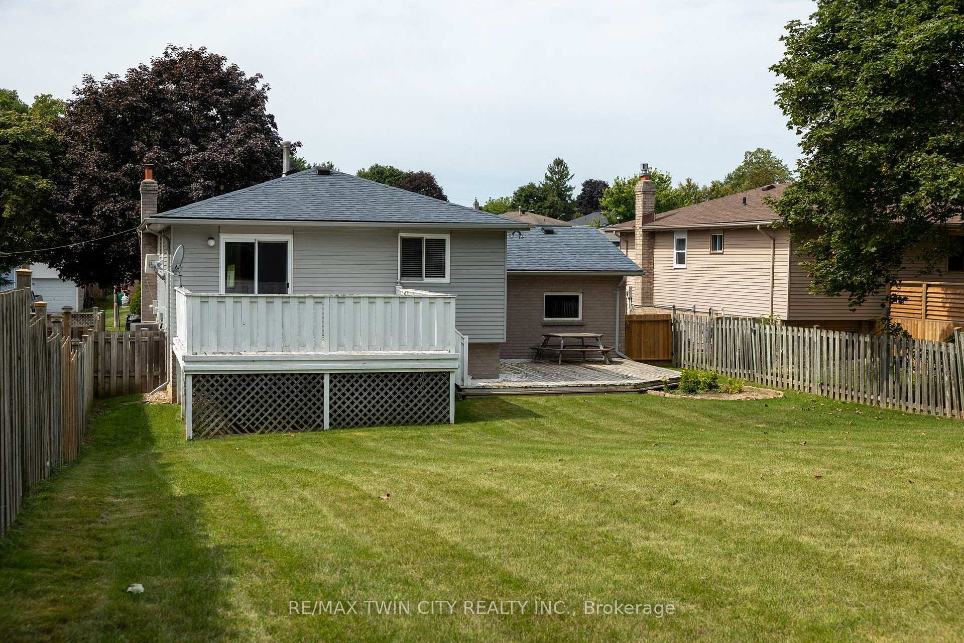 Photo 8 of 13 Forest Drive, Brant, Paris — HOMEH