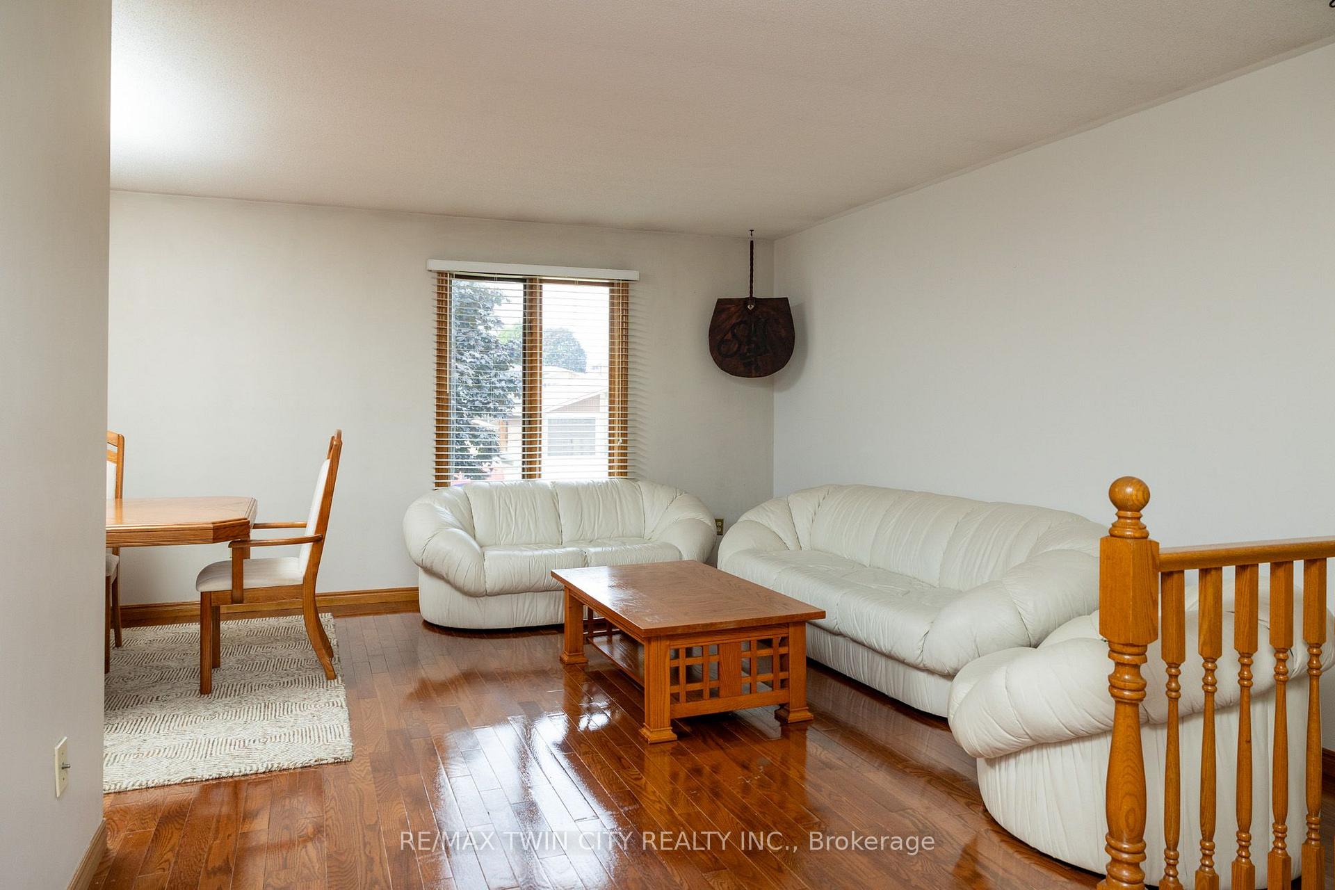 Photo 9 of 13 Forest Drive, Brant, Paris — HOMEH