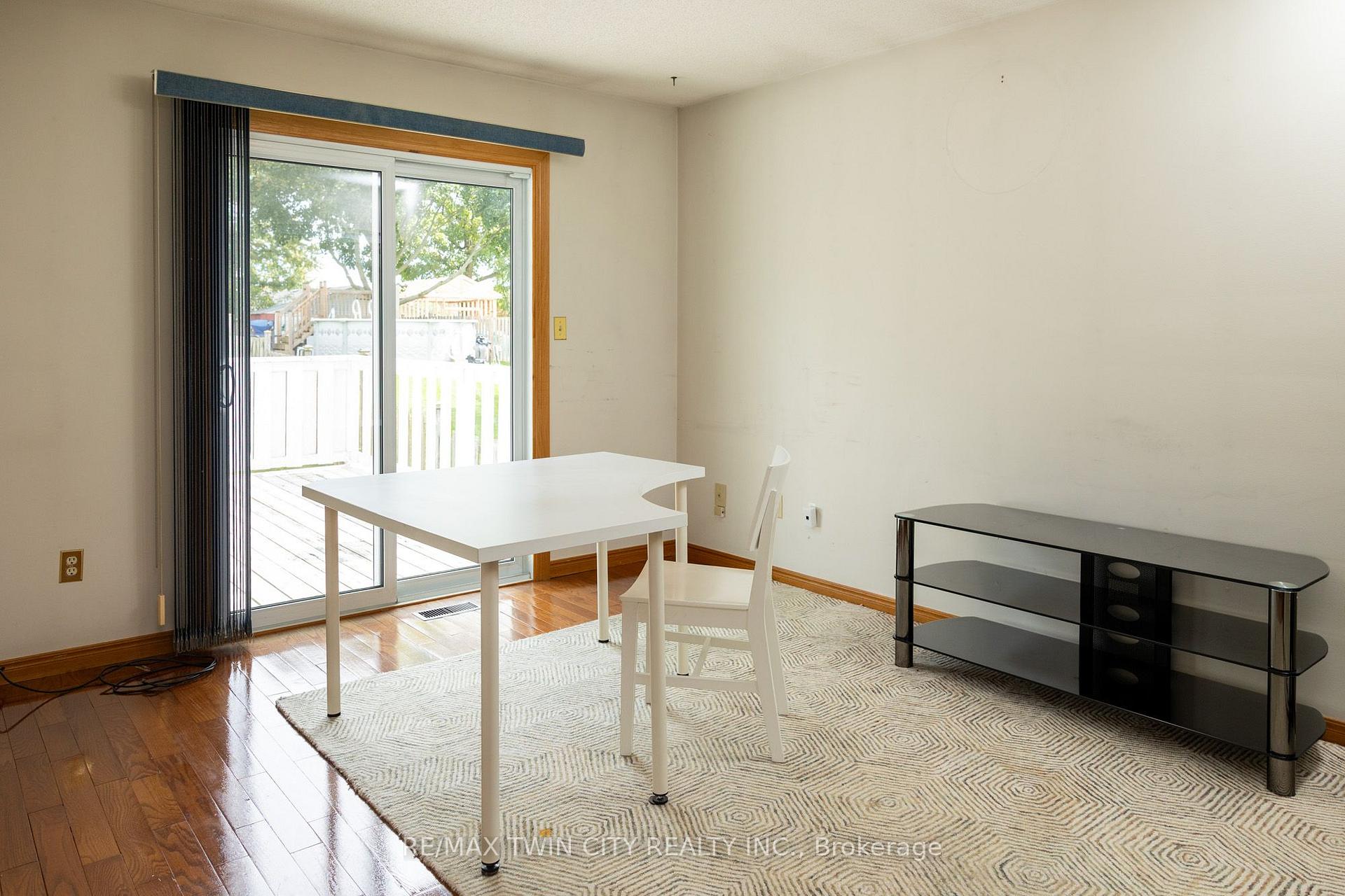 Photo 14 of 13 Forest Drive, Brant, Paris — HOMEH